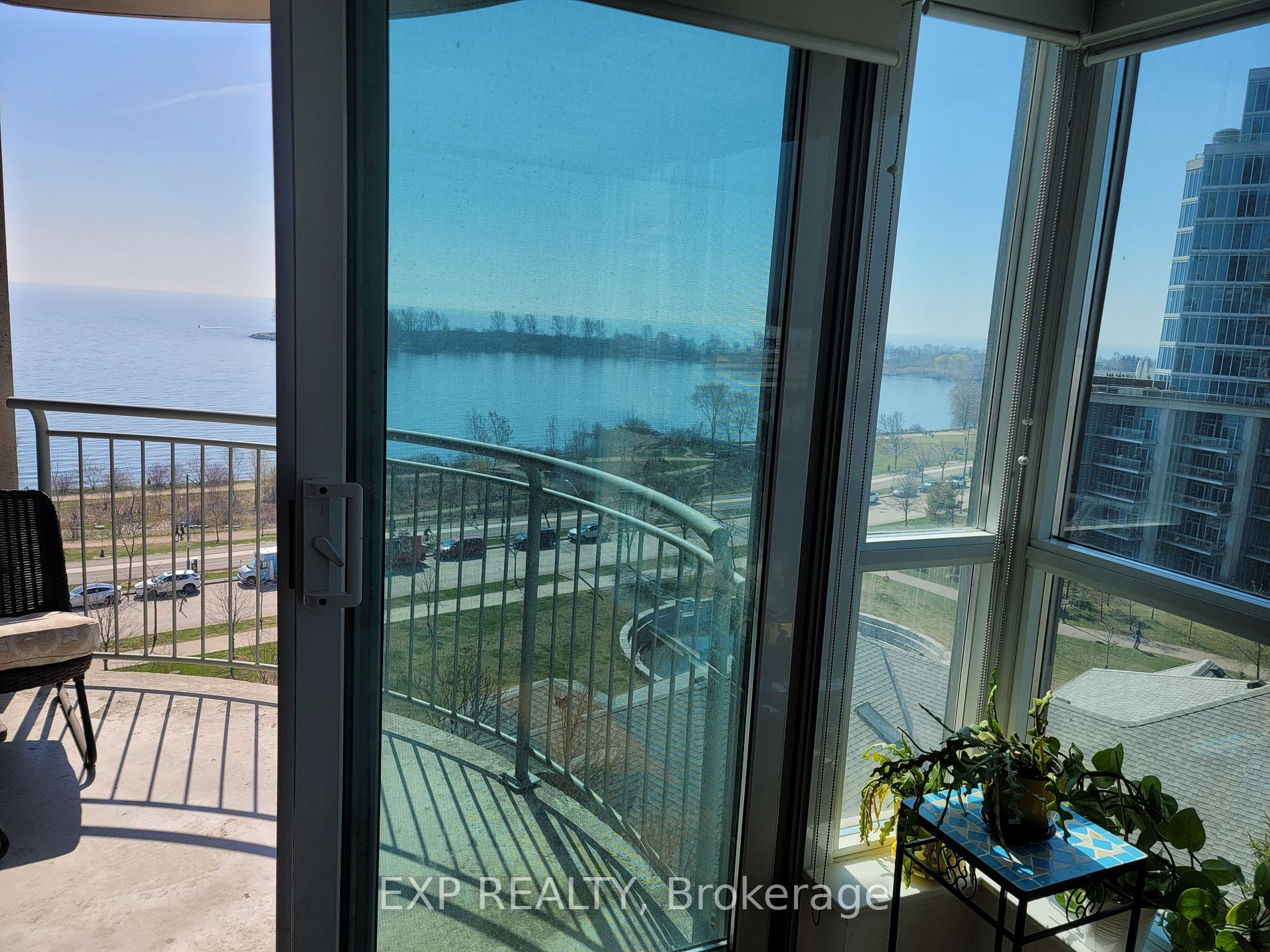 2111 Lake Shore Blvd W 10 Property Photo 1