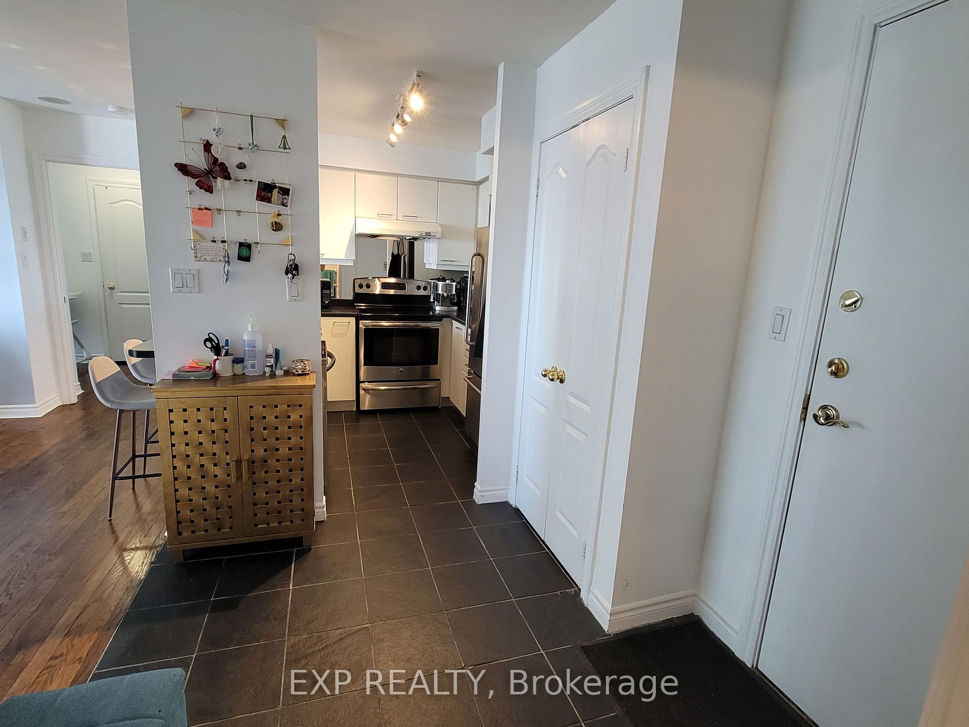 2111 Lake Shore Blvd W 10 Property Photo 12