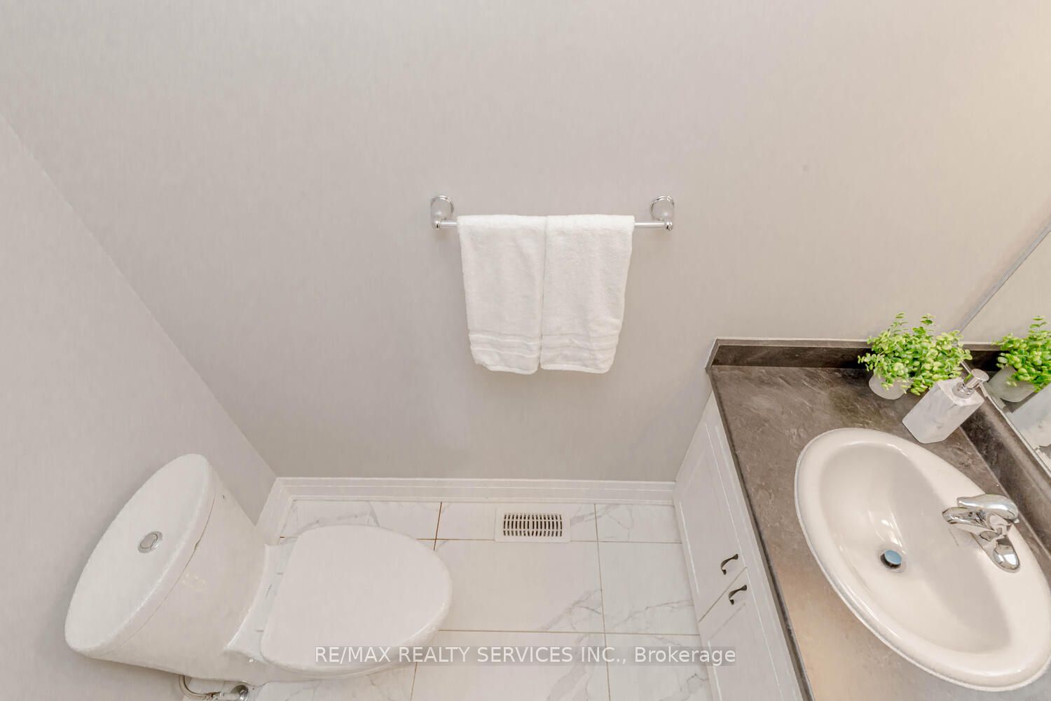 1203 Trudeau Dr Property Photo 21