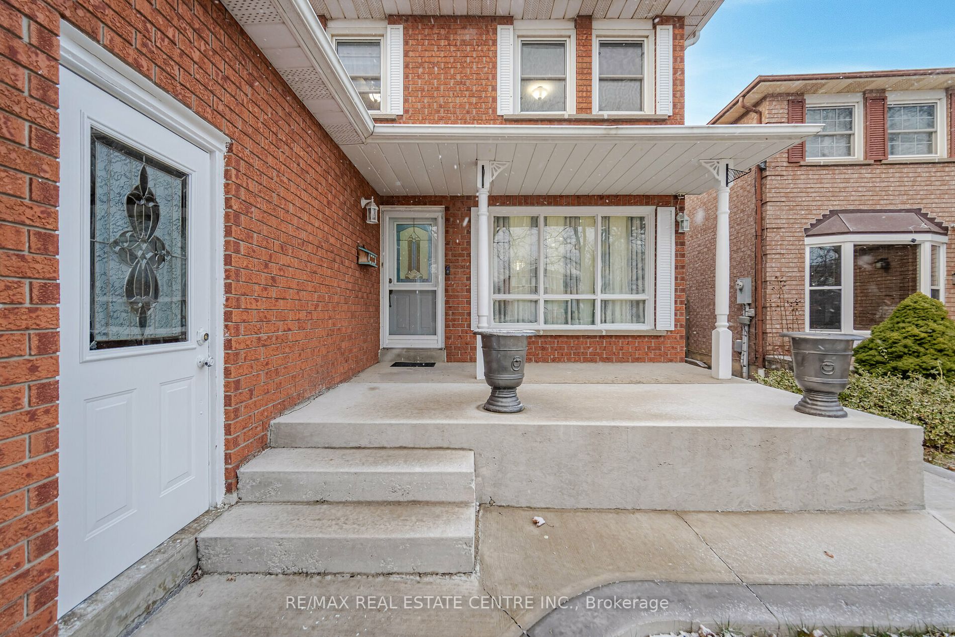 15 Stillwater Cres Property Photo 3