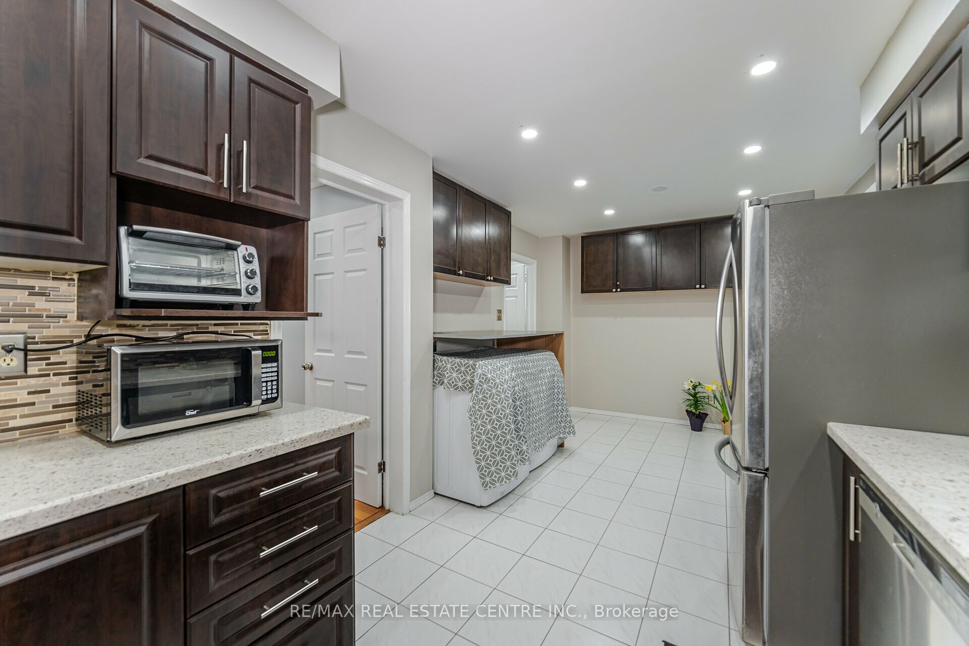 15 Stillwater Cres Property Photo 11