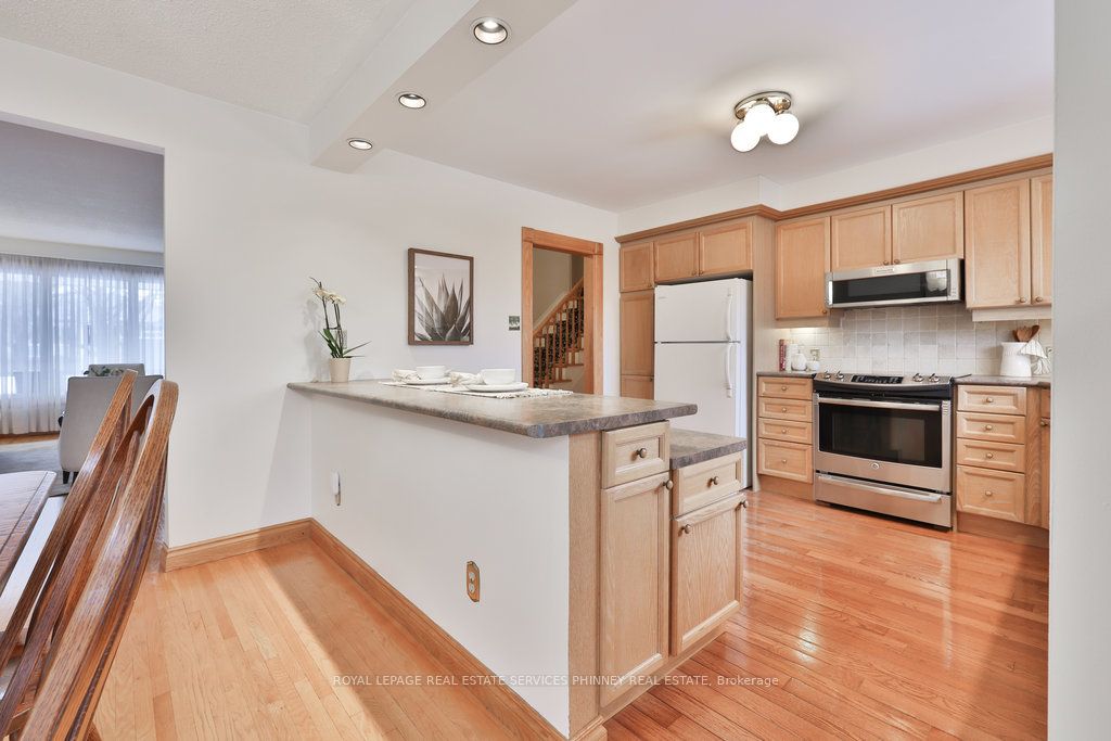 3285 Homark Dr Property Photo 9