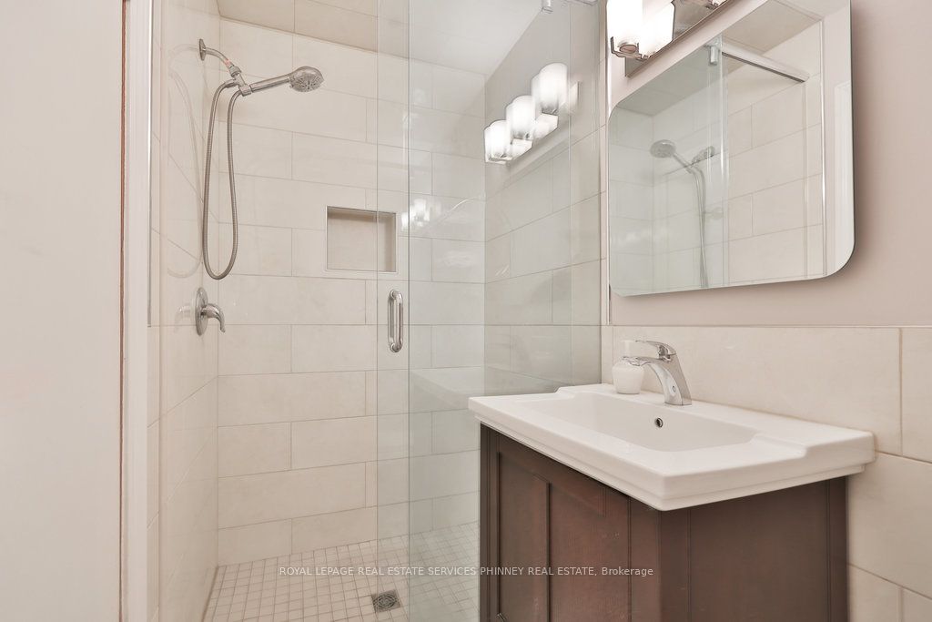 3285 Homark Dr Property Photo 18