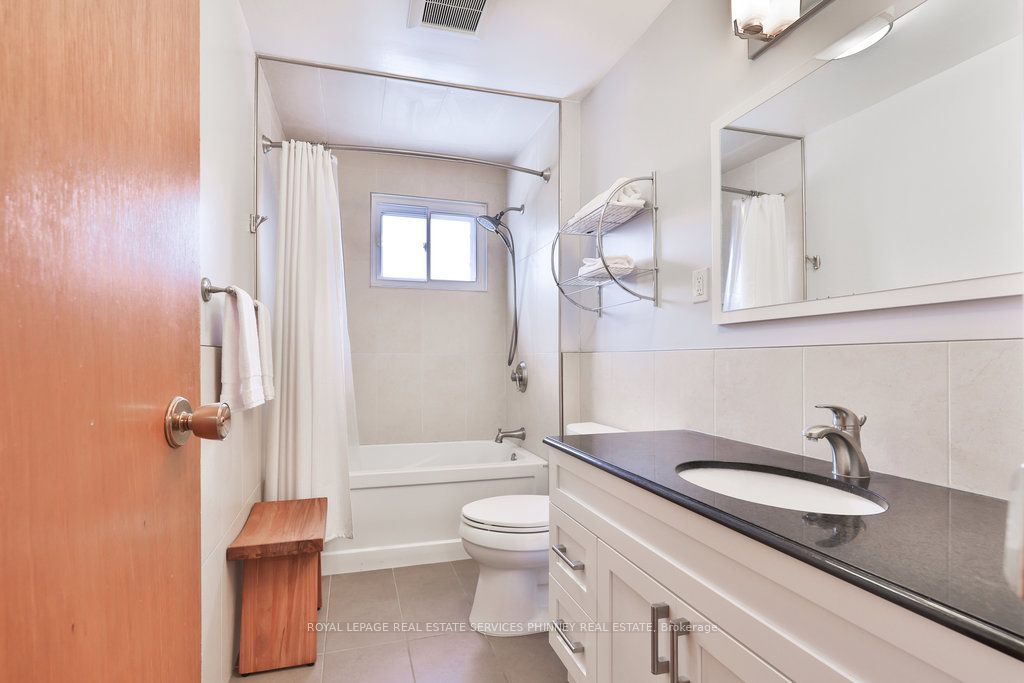 3285 Homark Dr Property Photo 21