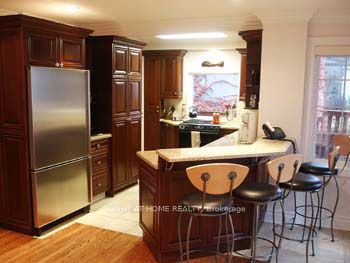 1 Sussex Dr Property Photo 12