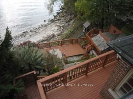 1 Sussex Dr Property Photo 17