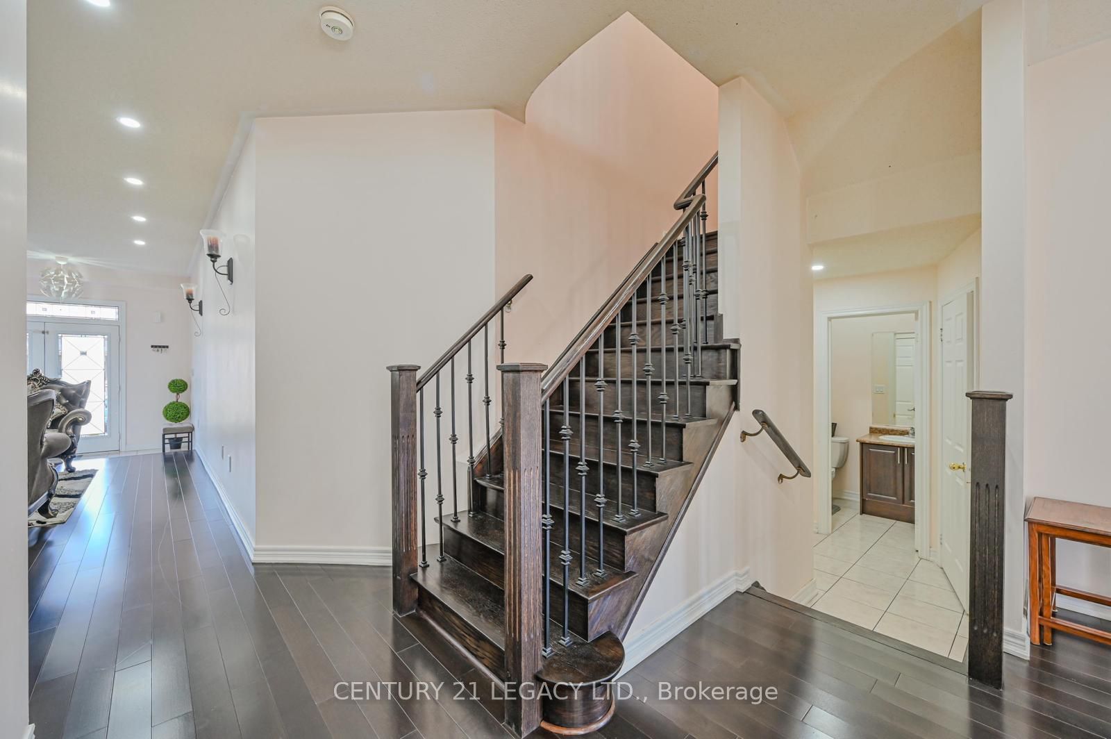56 Gamson Cres Property Photo 6