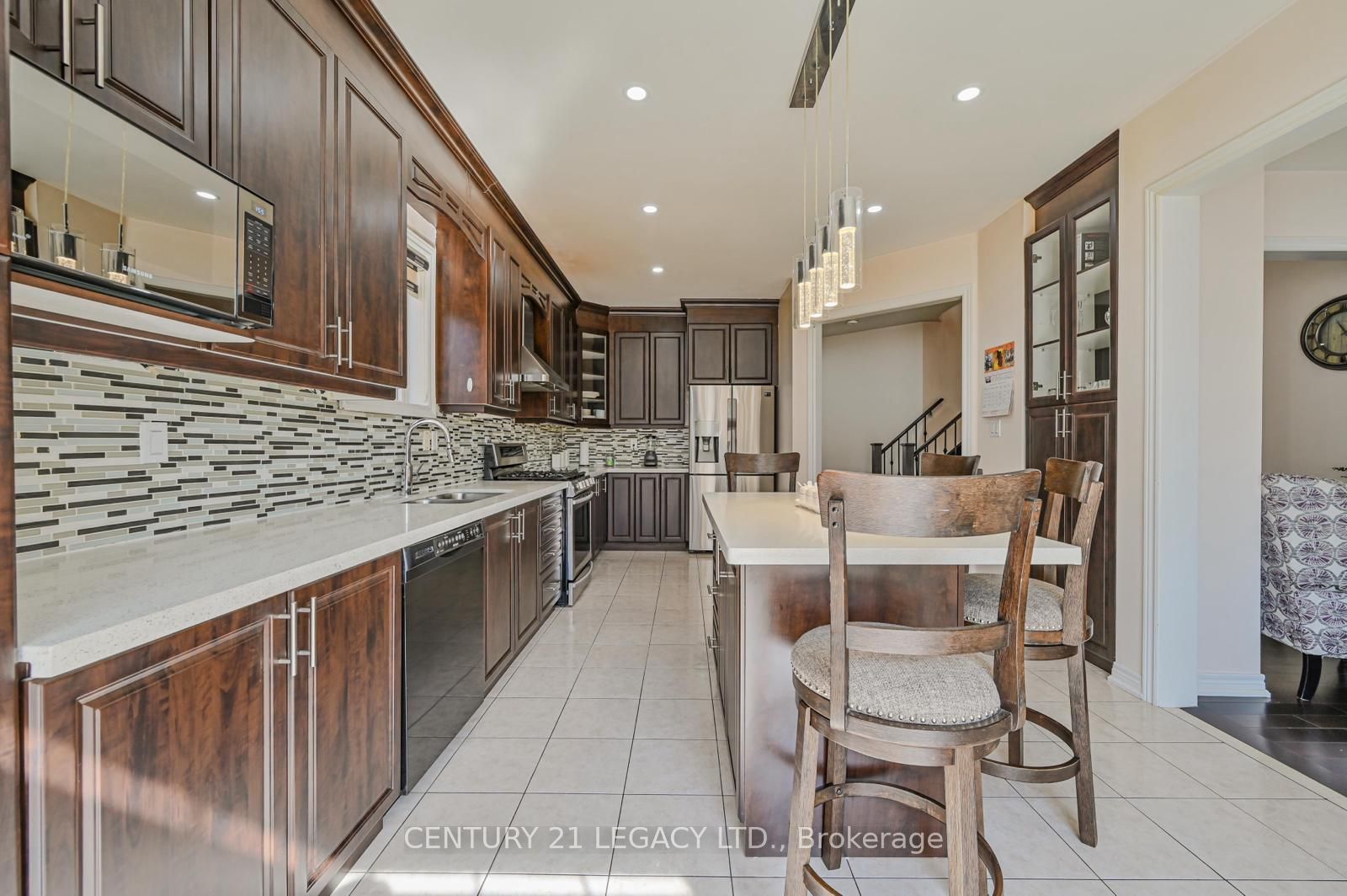 56 Gamson Cres Property Photo 13