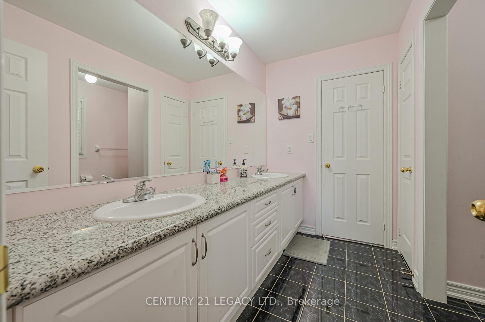 56 Gamson Cres Property Photo 34