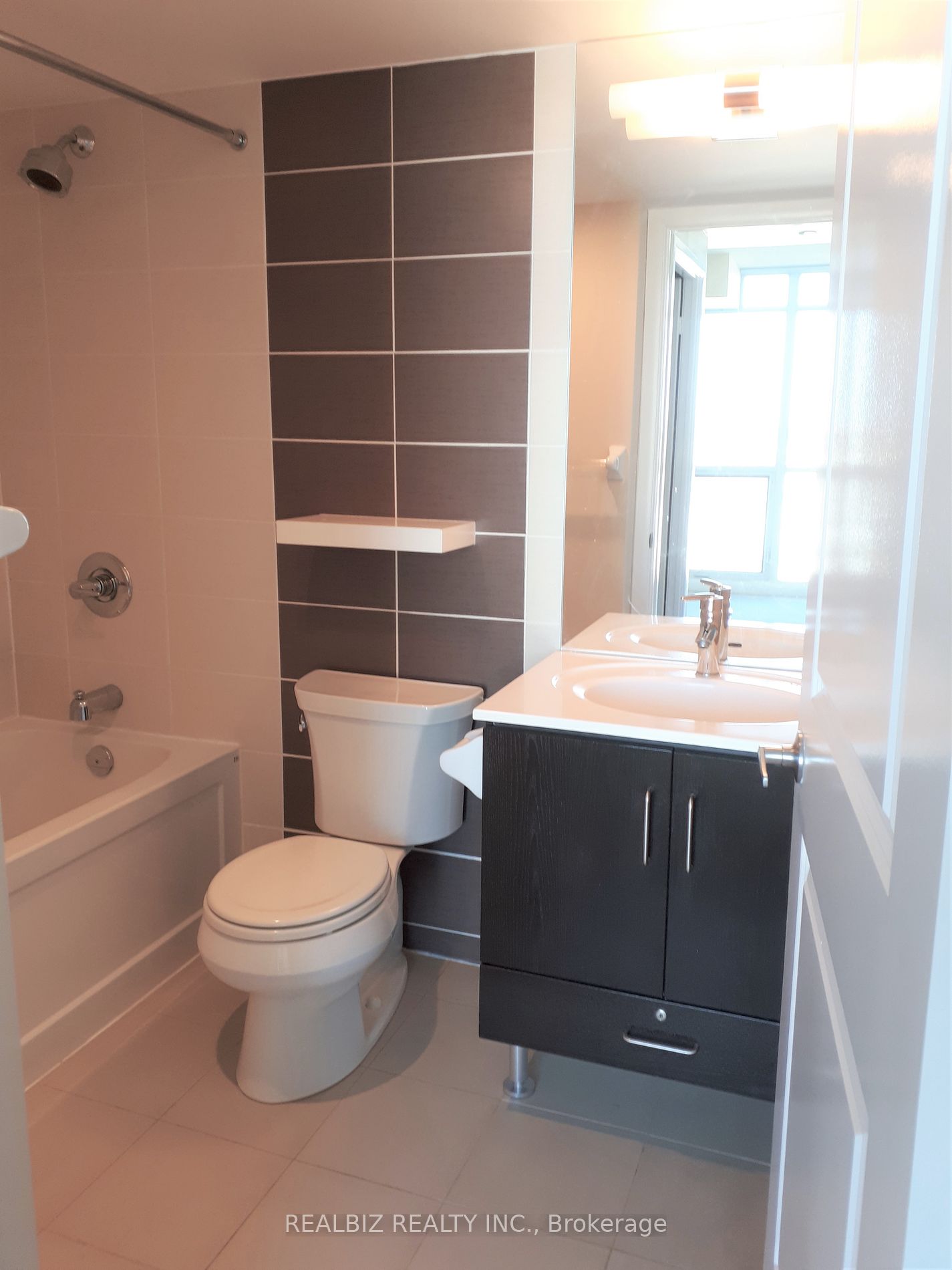 215 Sherway Gardens Rd 7 Property Photo 9
