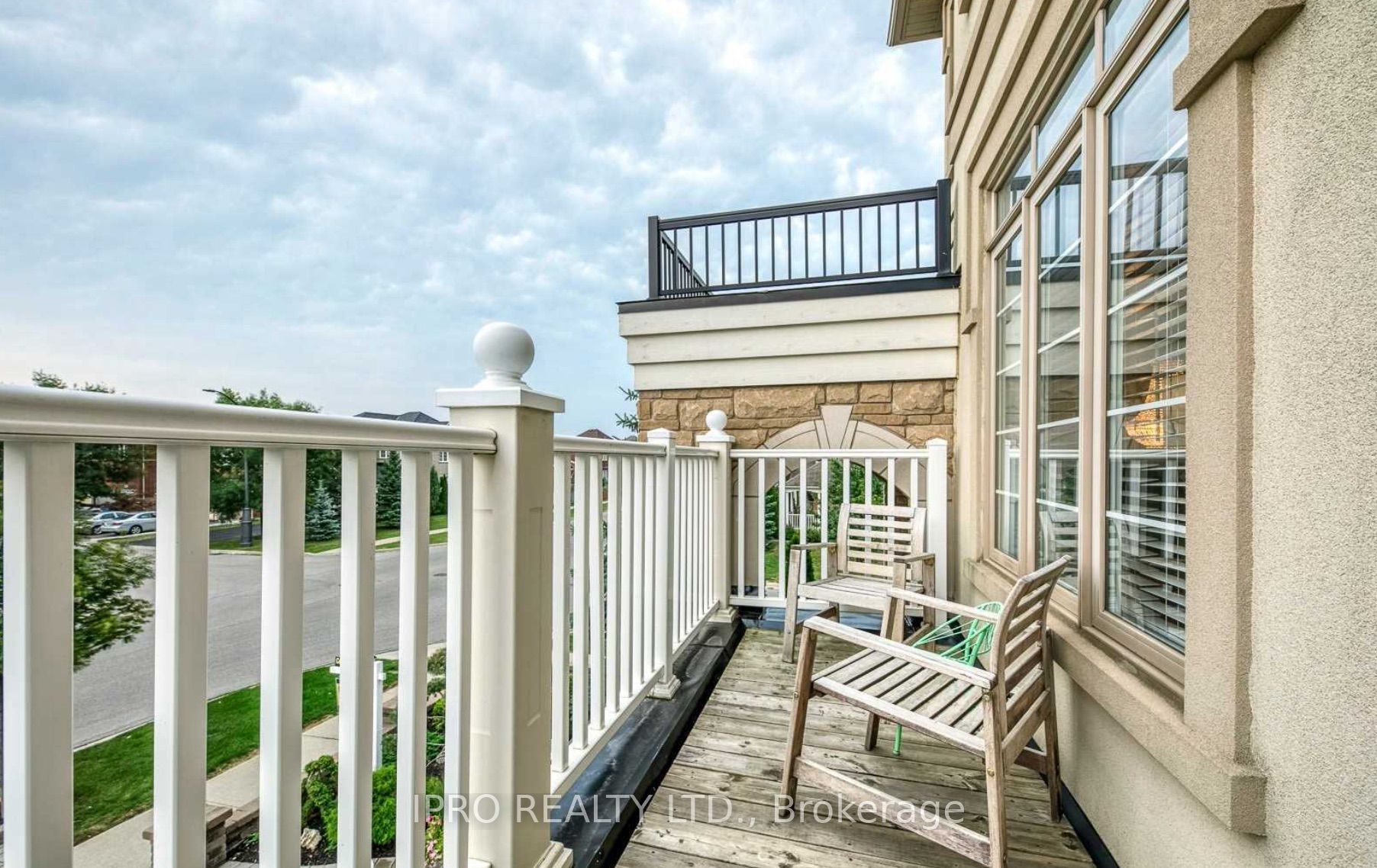 5414 Oscar Peterson Blvd W Property Photo 8
