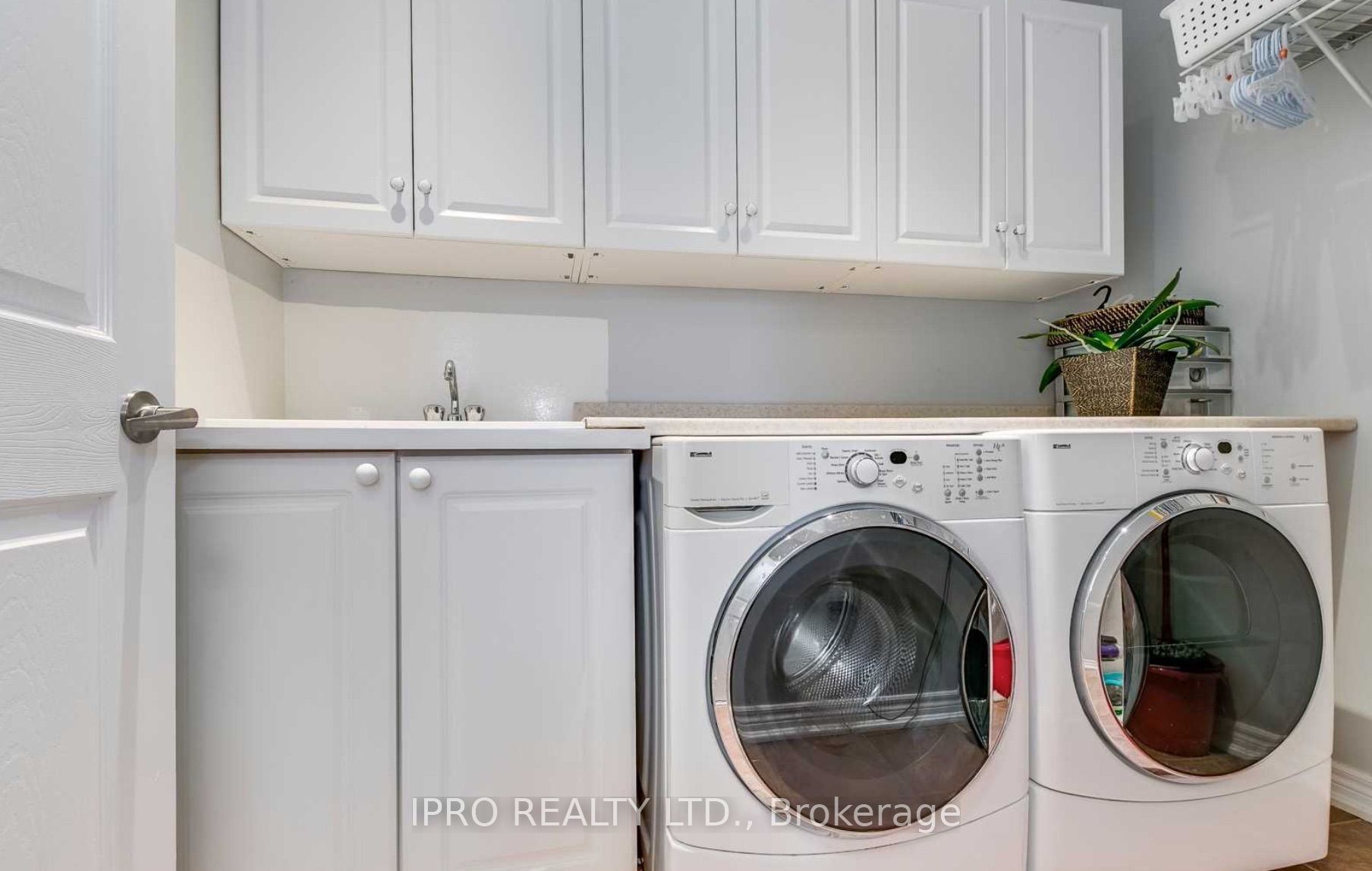 5414 Oscar Peterson Blvd W Property Photo 11