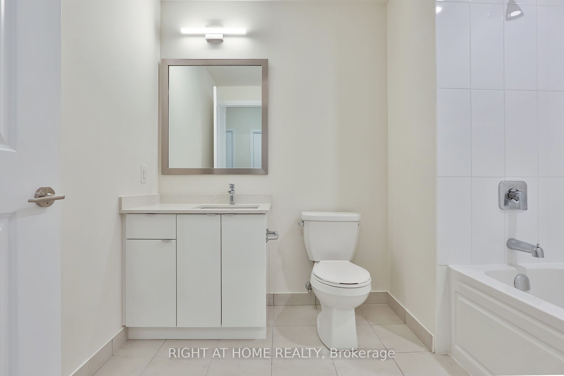50 Thomas Riley Rd 09 Property Photo 3