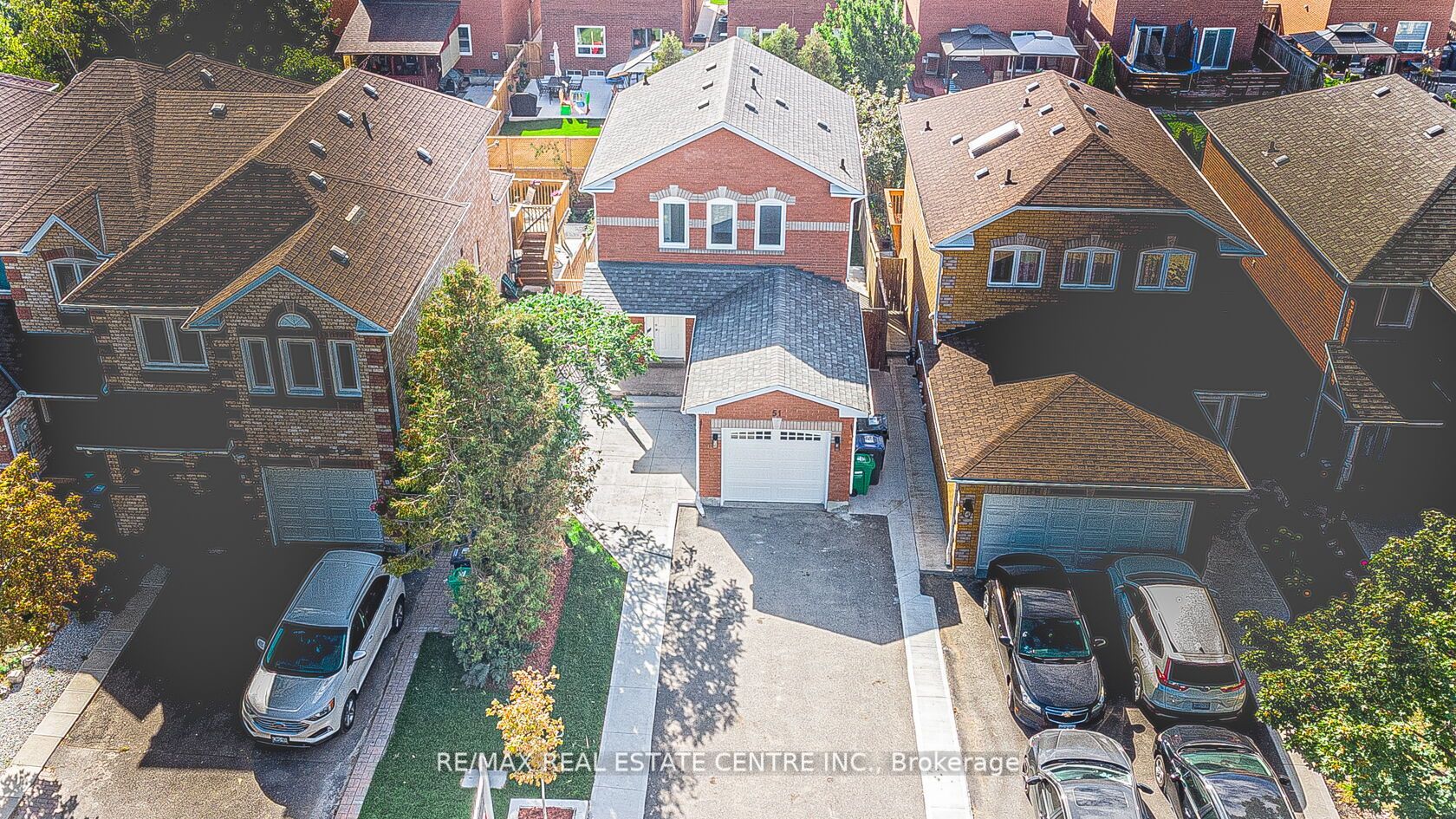 51 Ravenscliffe Crt Property Photo 2
