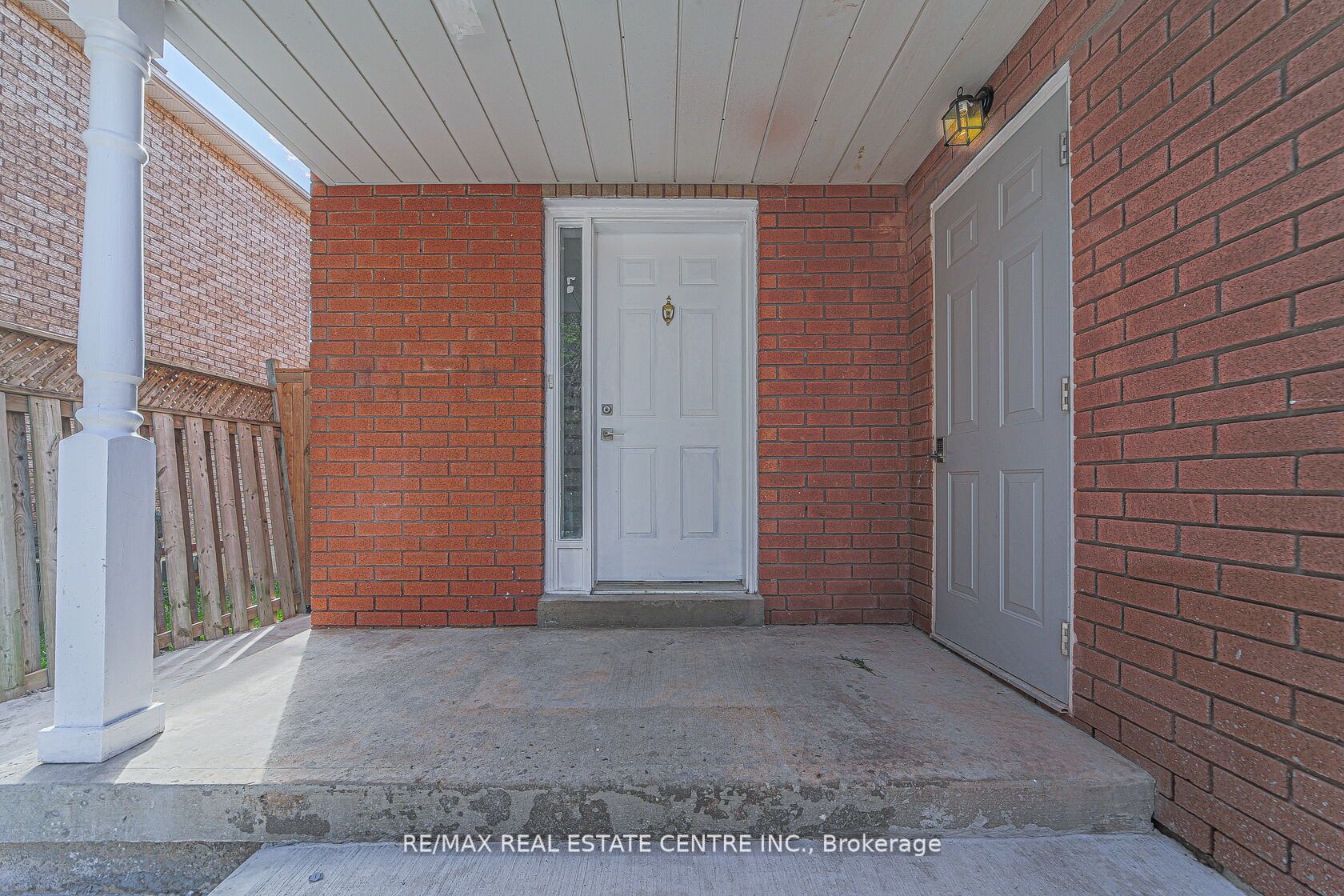 51 Ravenscliffe Crt Property Photo 5