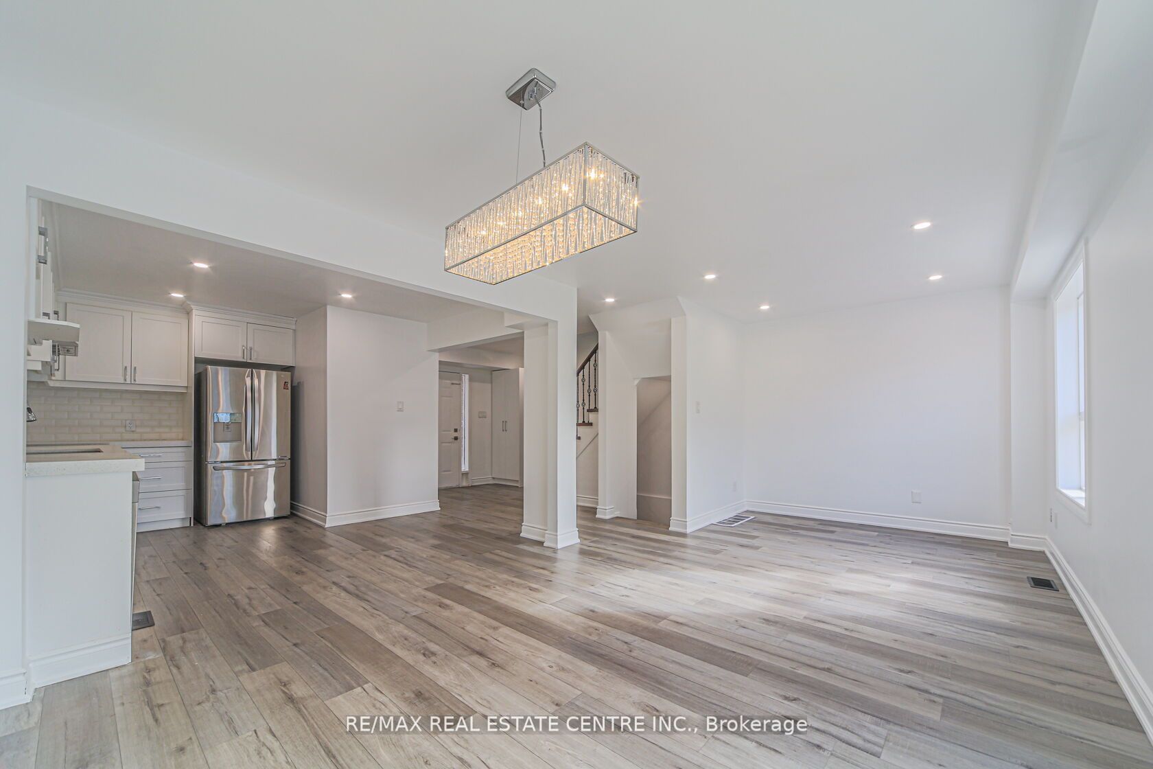 51 Ravenscliffe Crt Property Photo 14