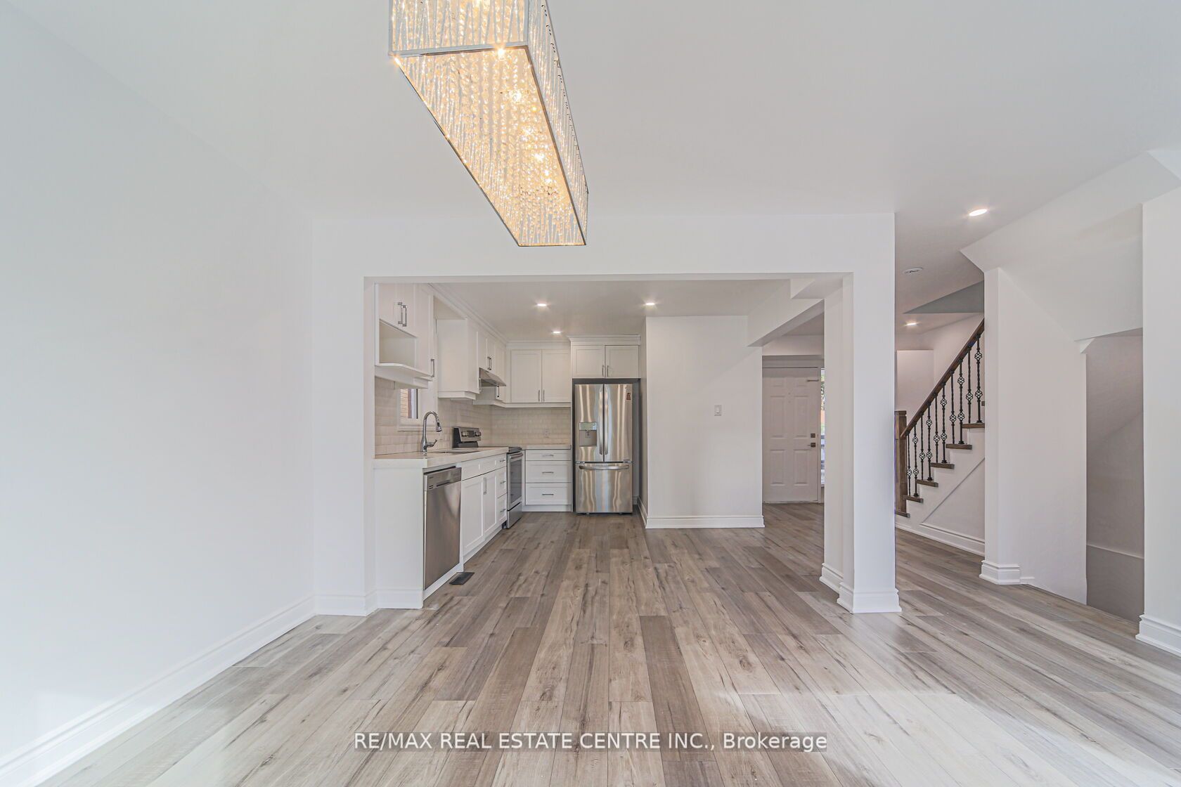 51 Ravenscliffe Crt Property Photo 15