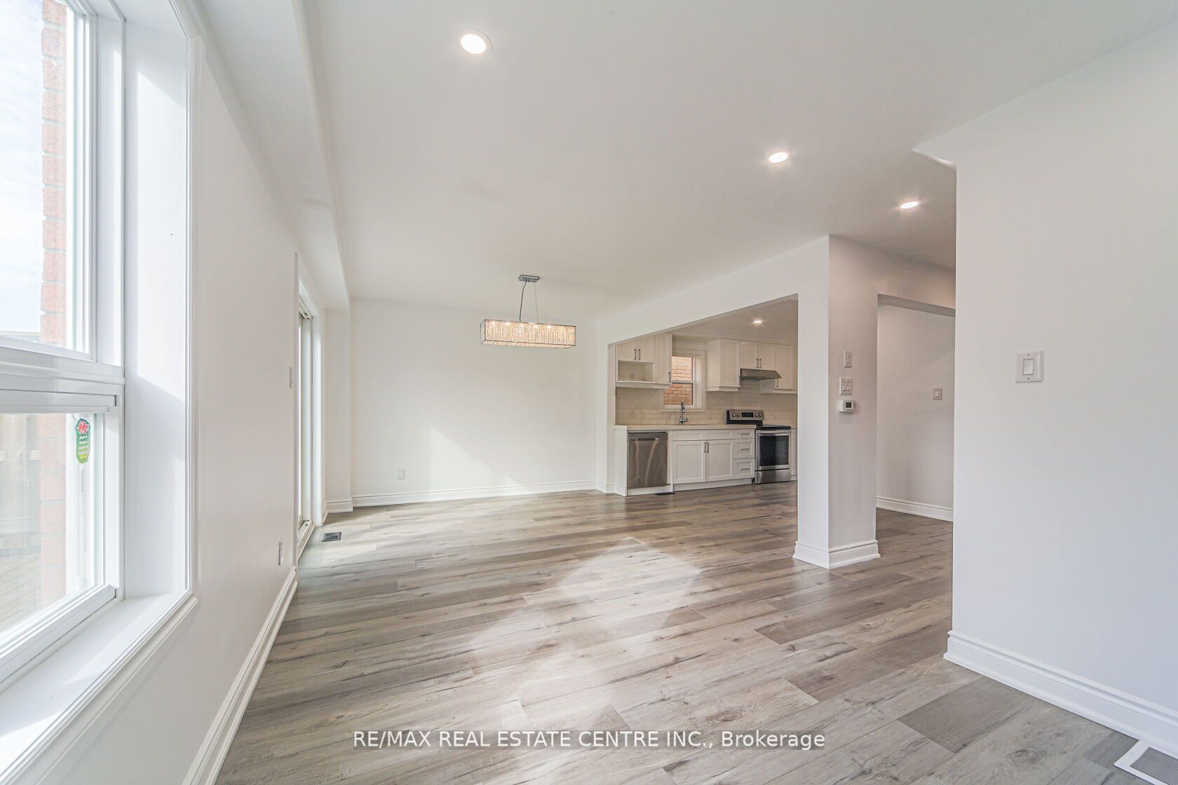 51 Ravenscliffe Crt Property Photo 16