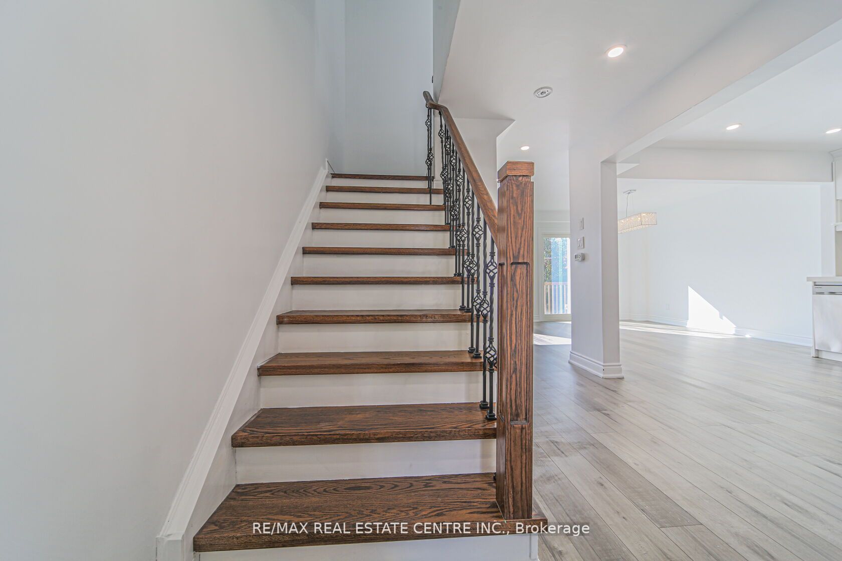 51 Ravenscliffe Crt Property Photo 19