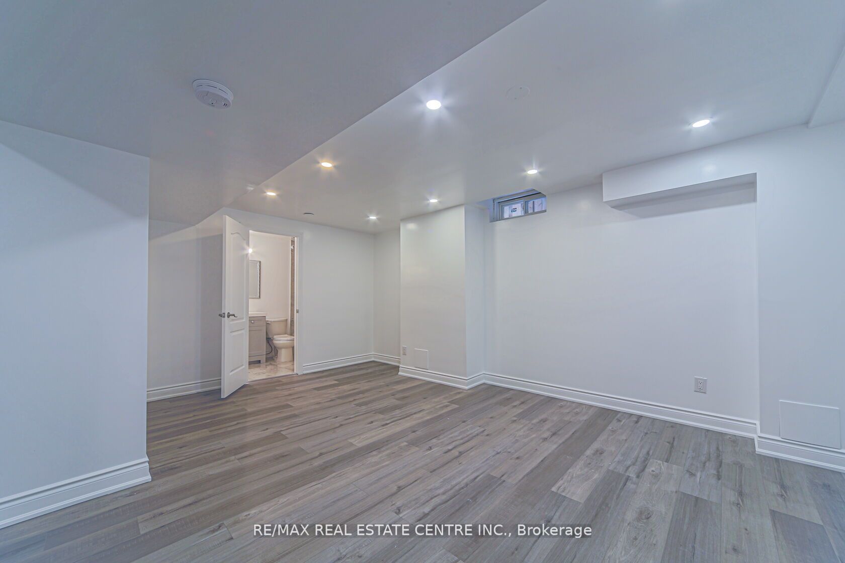 51 Ravenscliffe Crt Property Photo 21