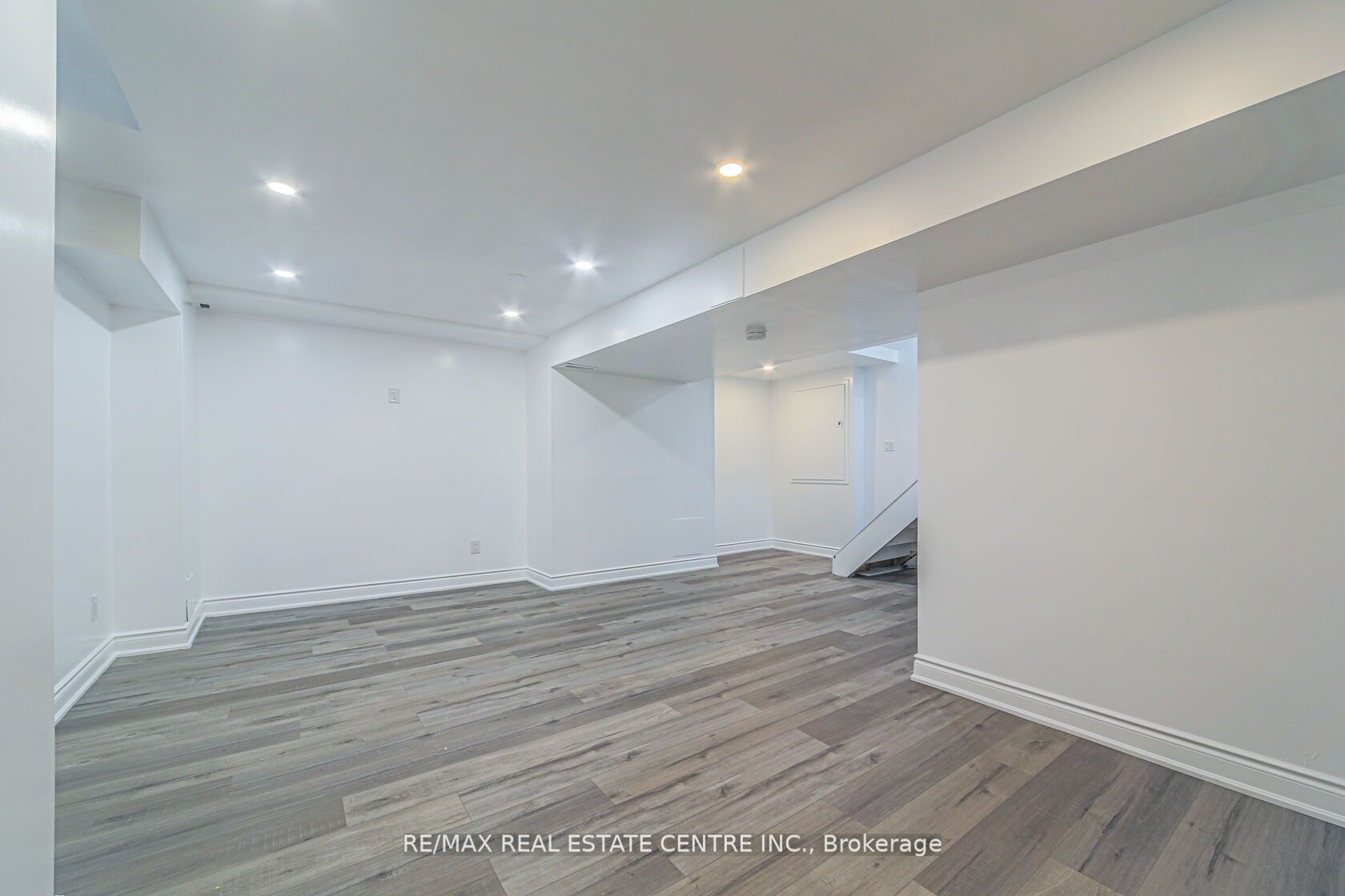 51 Ravenscliffe Crt Property Photo 22