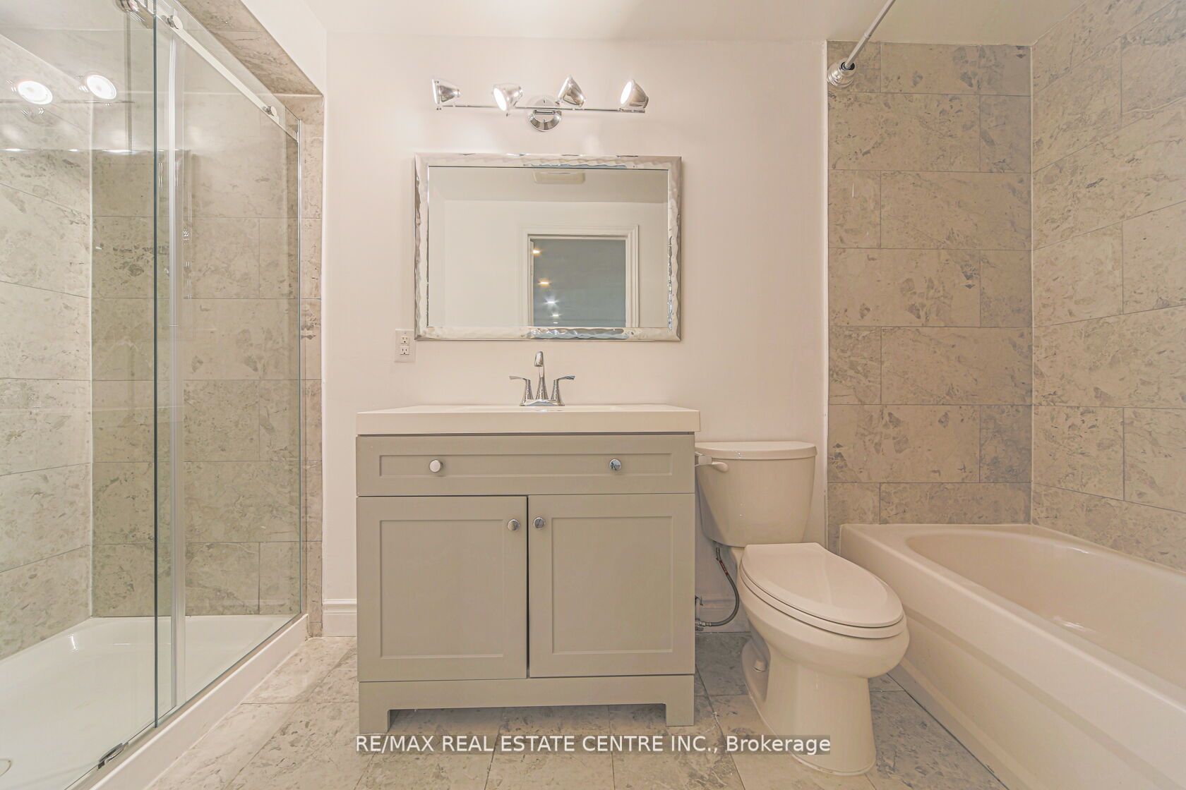 51 Ravenscliffe Crt Property Photo 24