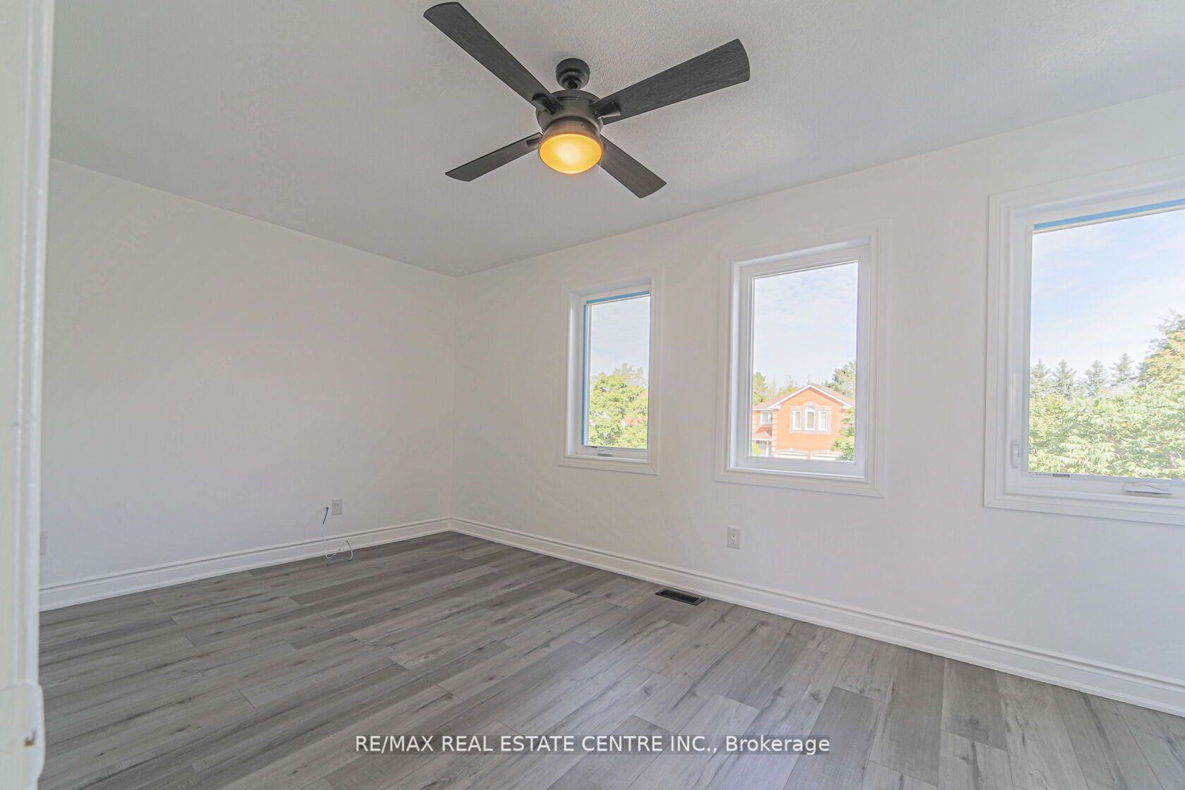 51 Ravenscliffe Crt Property Photo 27