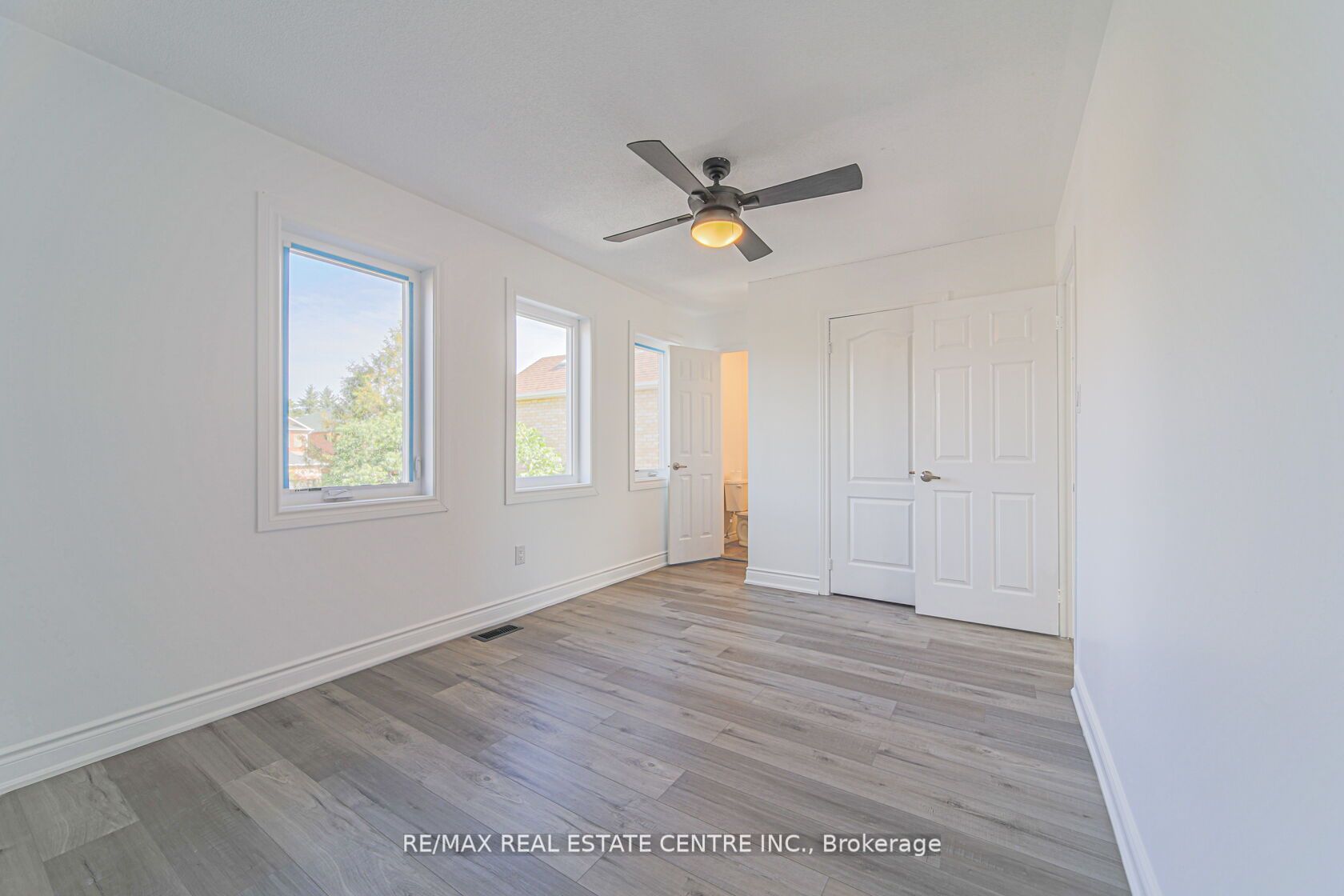 51 Ravenscliffe Crt Property Photo 29