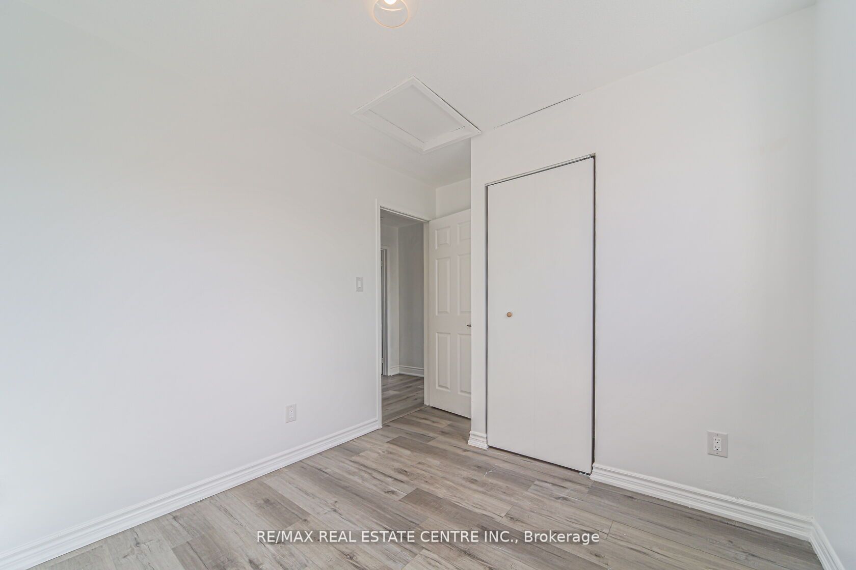 51 Ravenscliffe Crt Property Photo 34