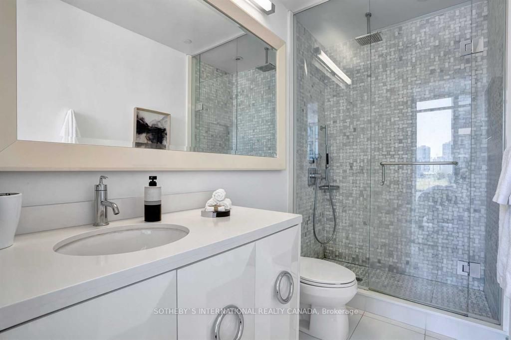 88 Park Lawn Rd 7 Property Photo 16