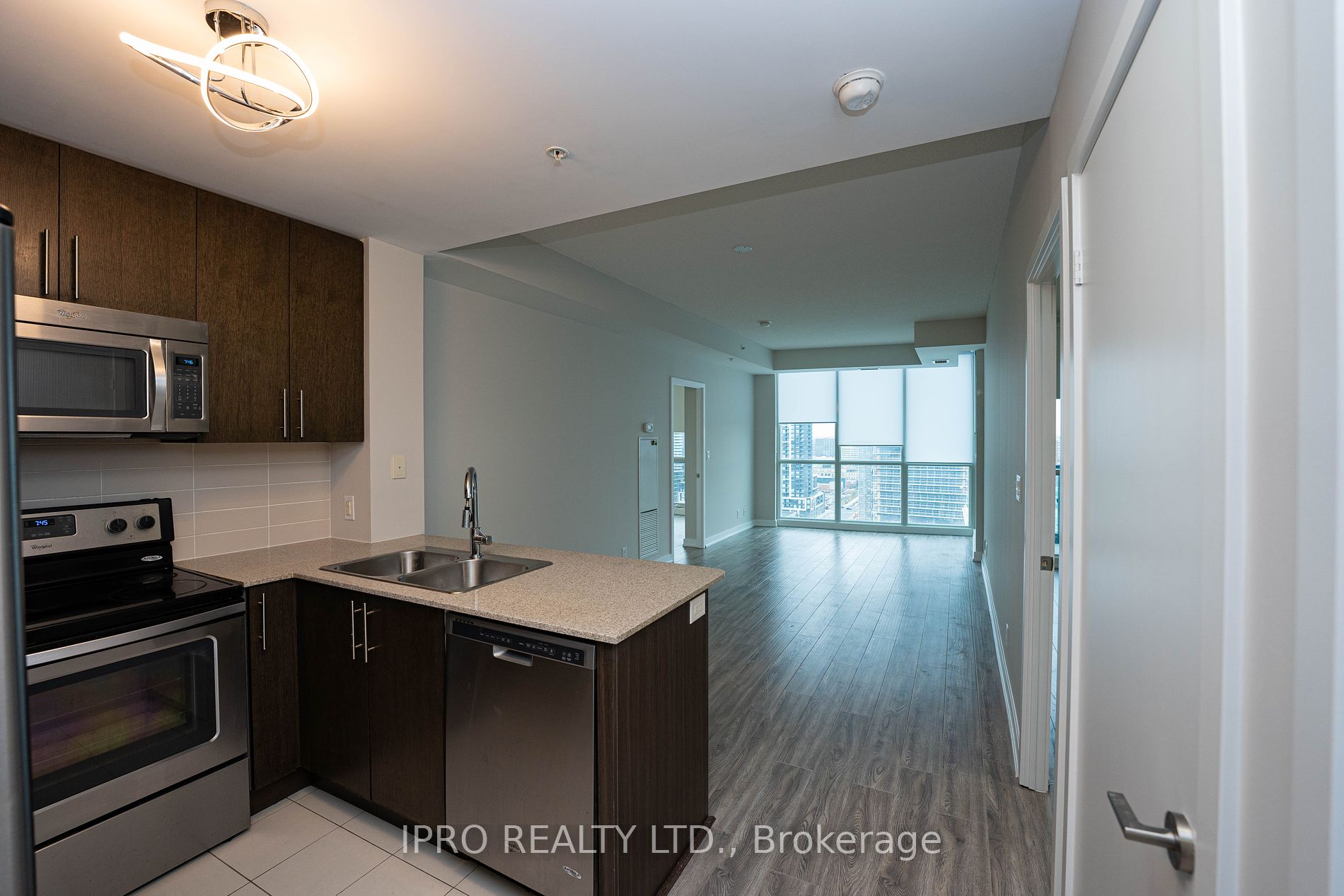 3985 Grand Park Dr 1912 Property Photo 3