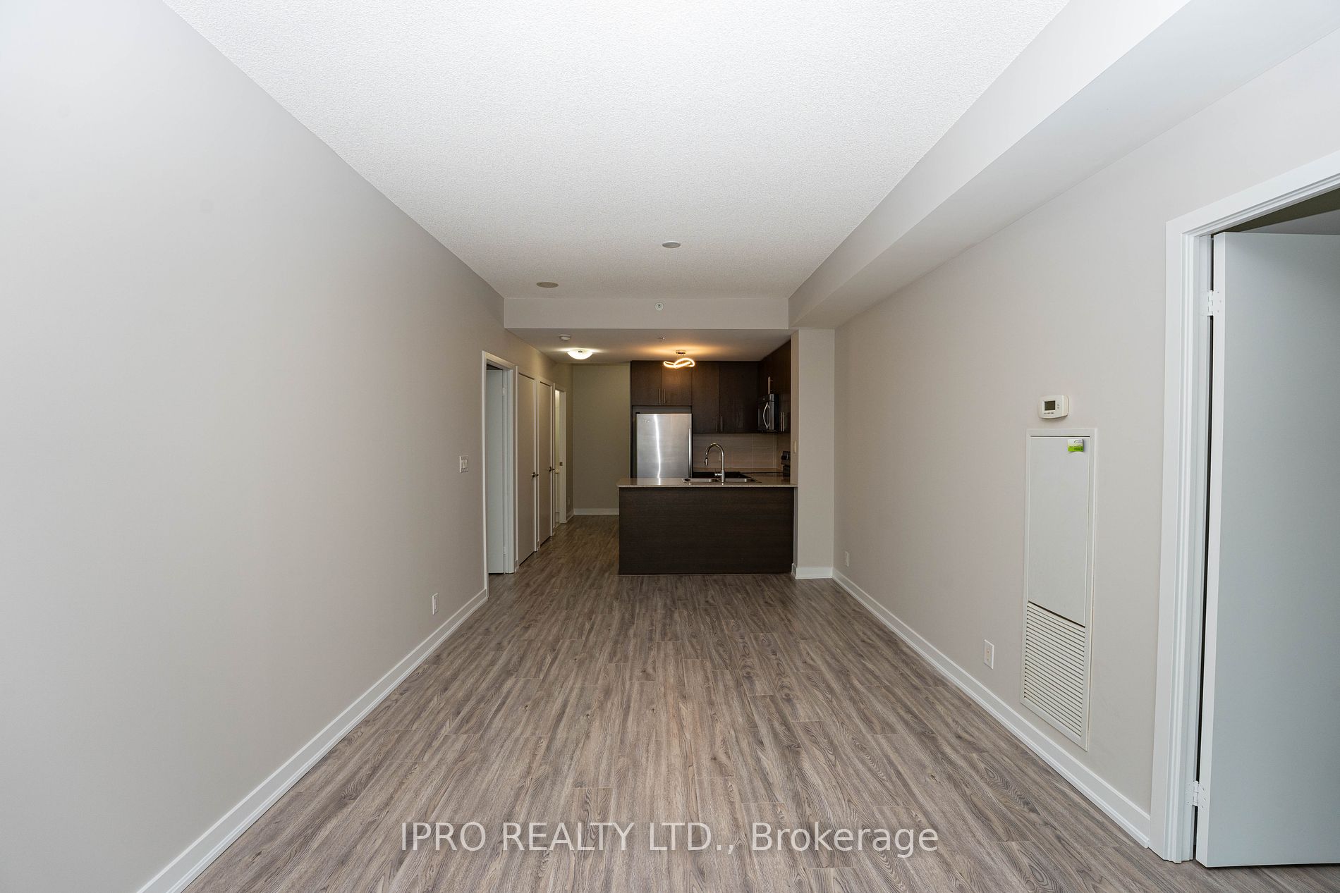 3985 Grand Park Dr 1912 Property Photo 7