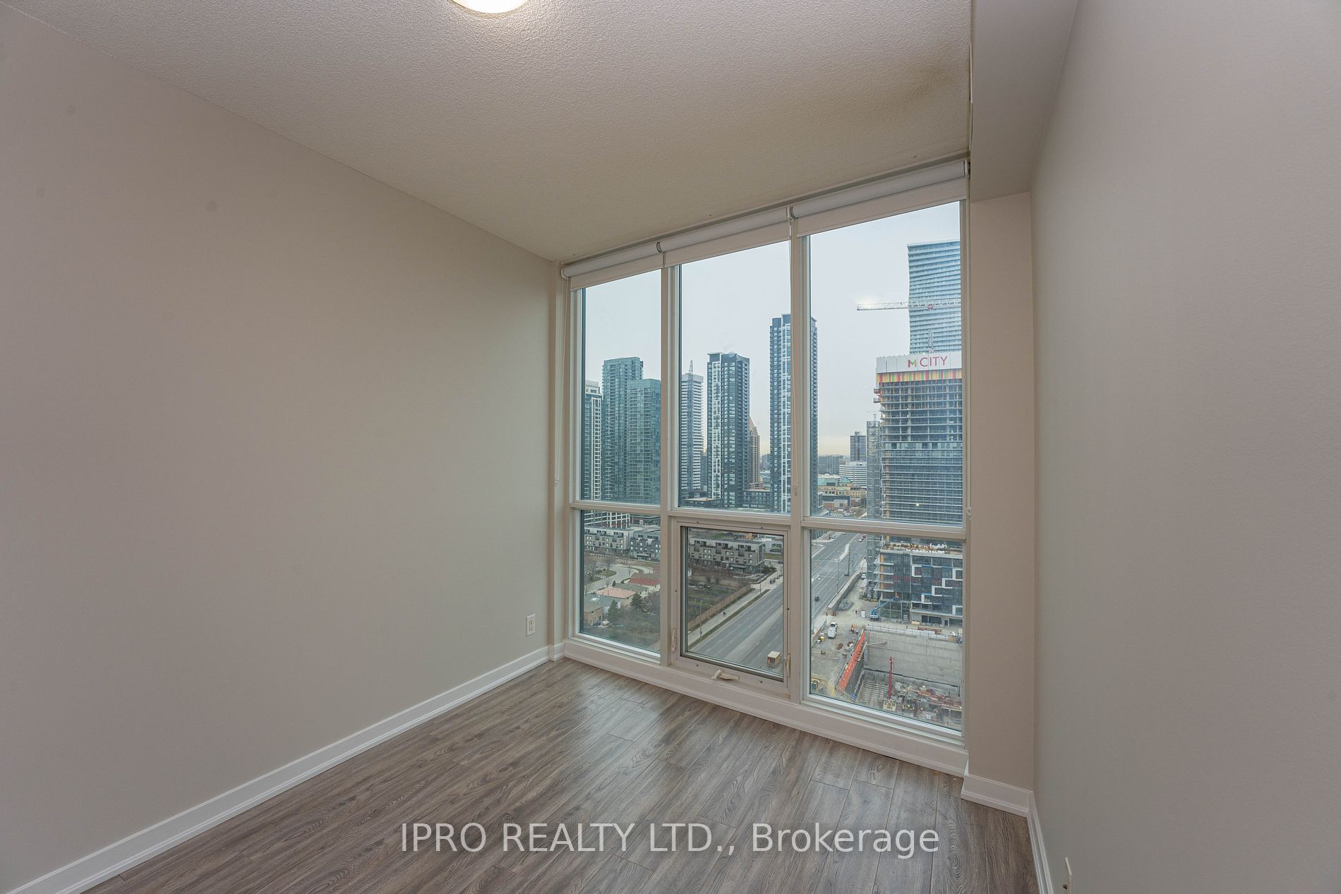 3985 Grand Park Dr 1912 Property Photo 13
