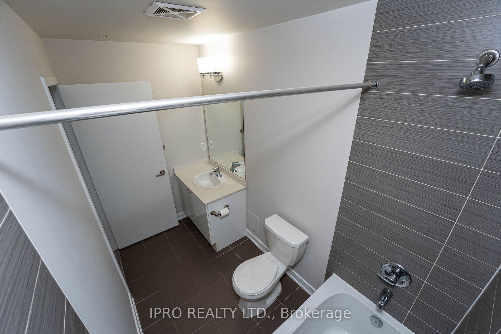 3985 Grand Park Dr 1912 Property Photo 14