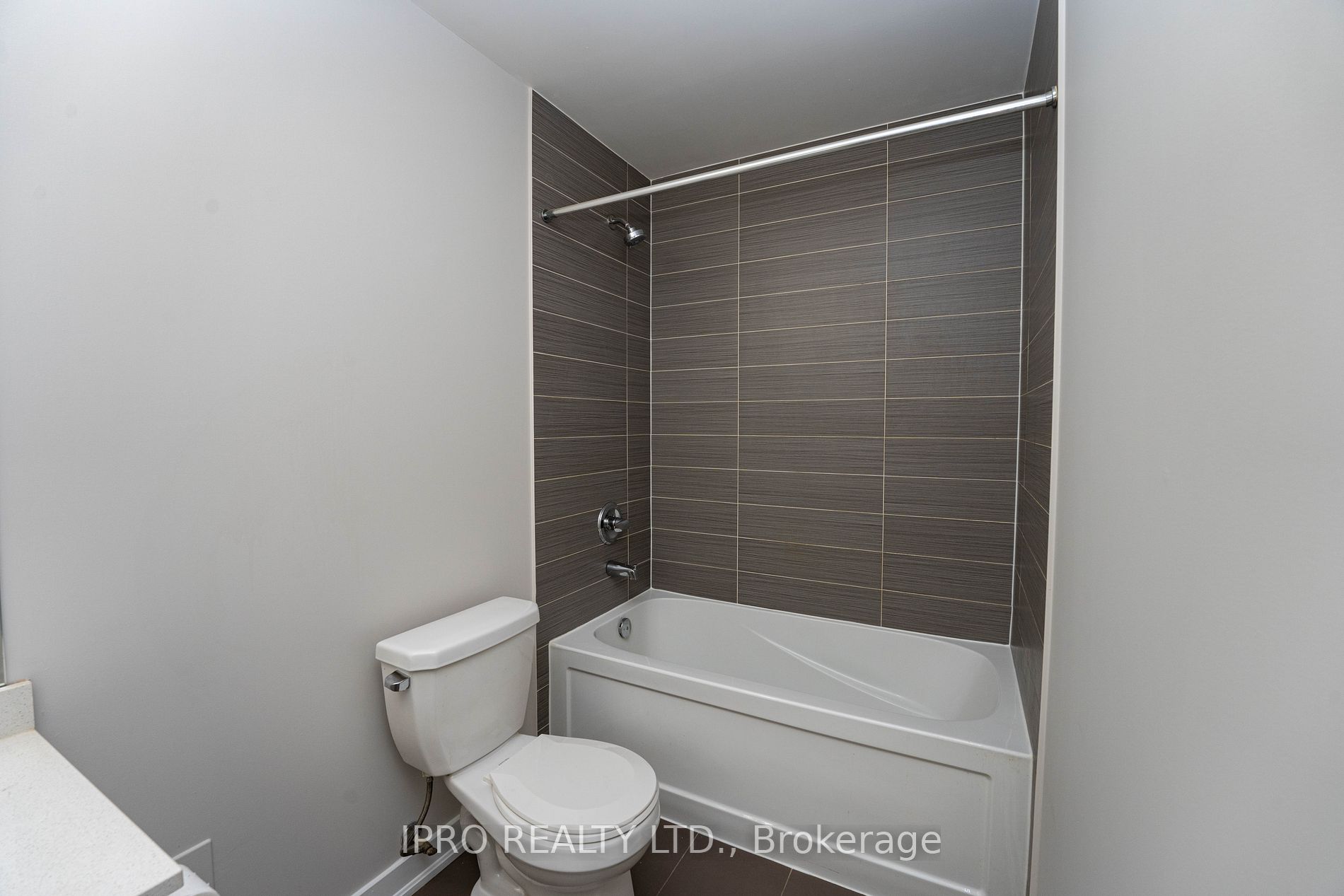 3985 Grand Park Dr 1912 Property Photo 15