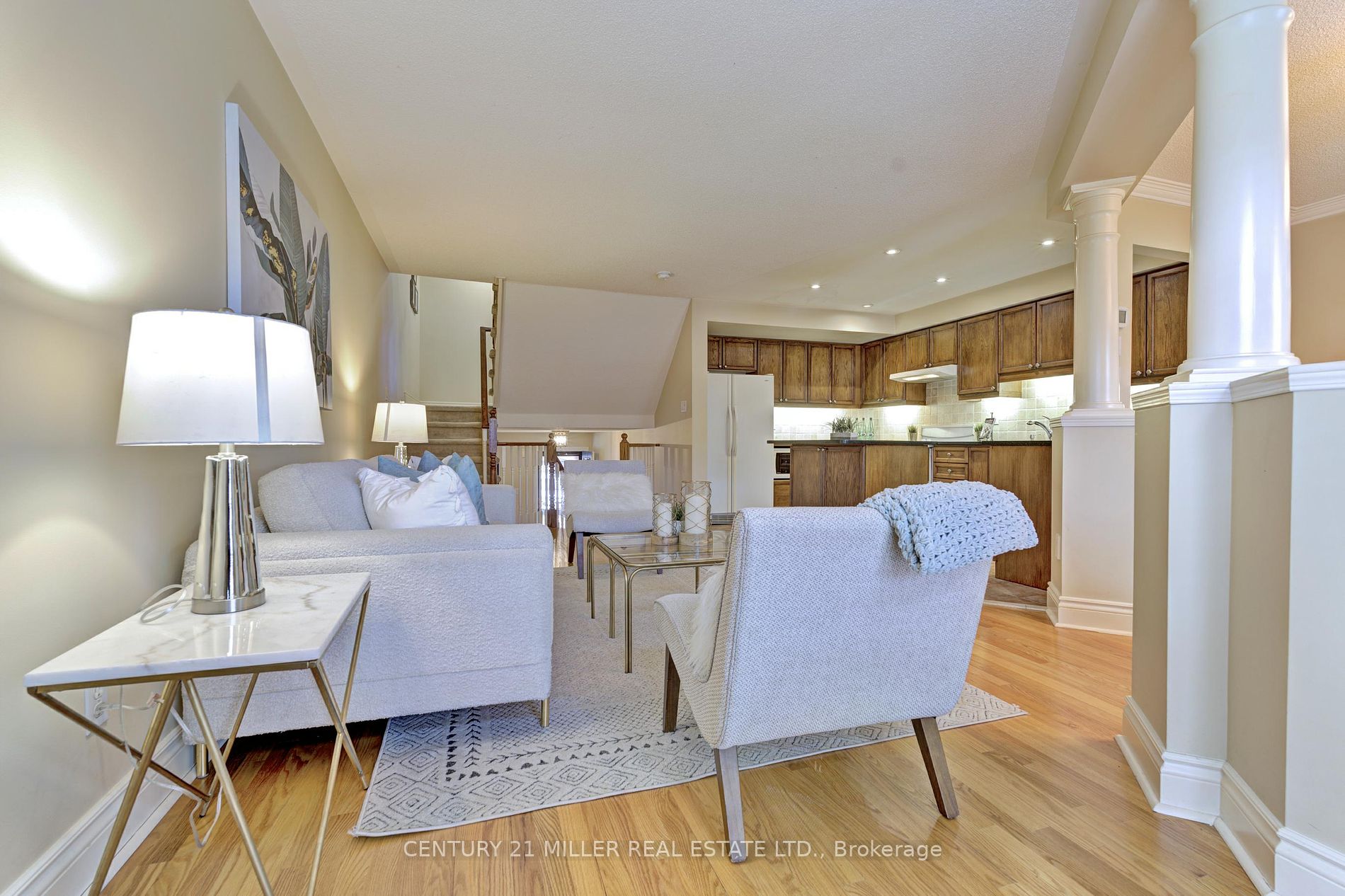 1084 Queen St W 29b Property Photo 8