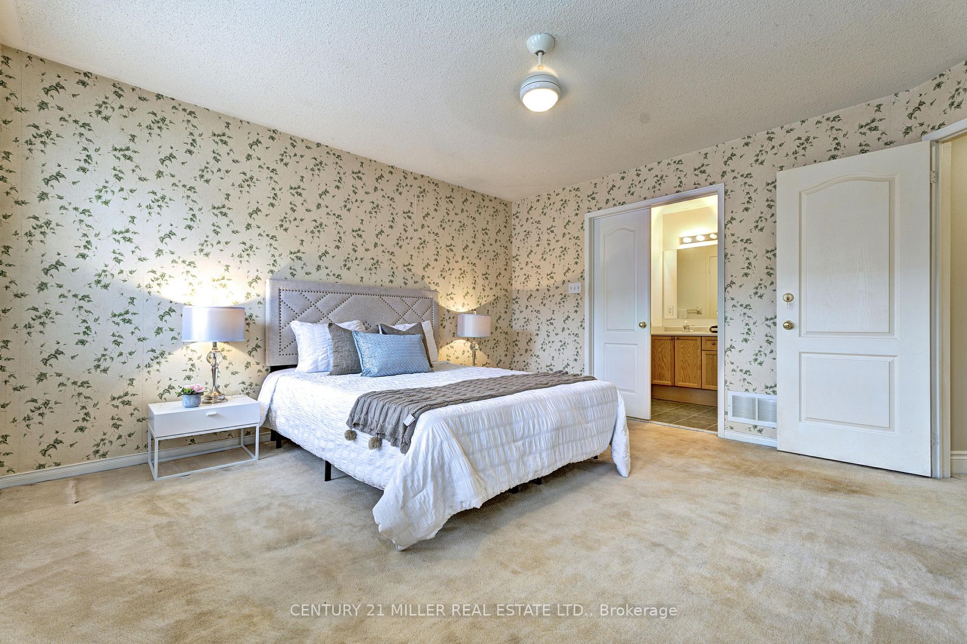 1084 Queen St W 29b Property Photo 18