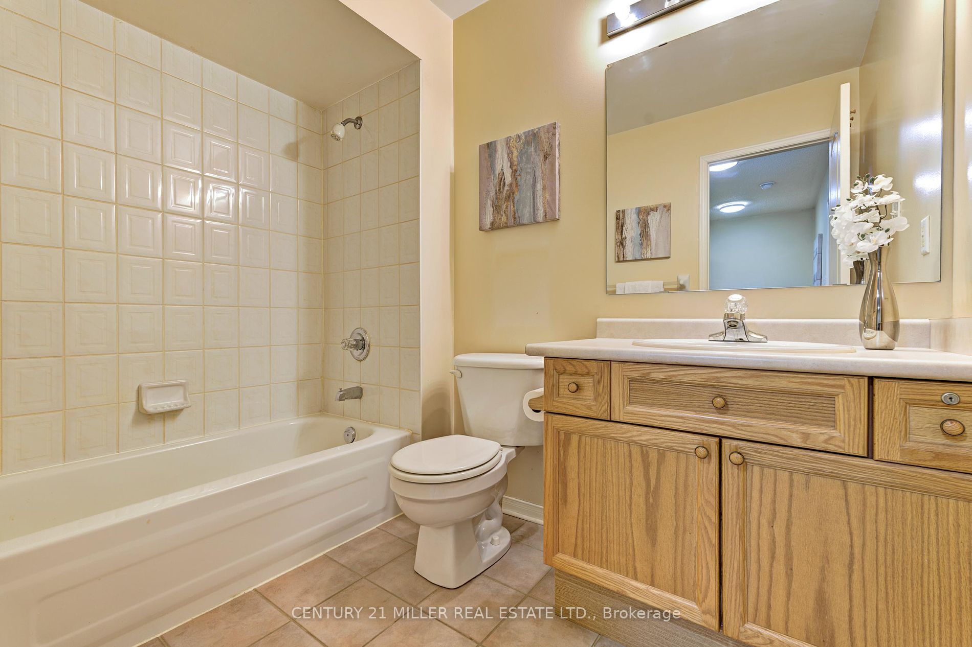 1084 Queen St W 29b Property Photo 24