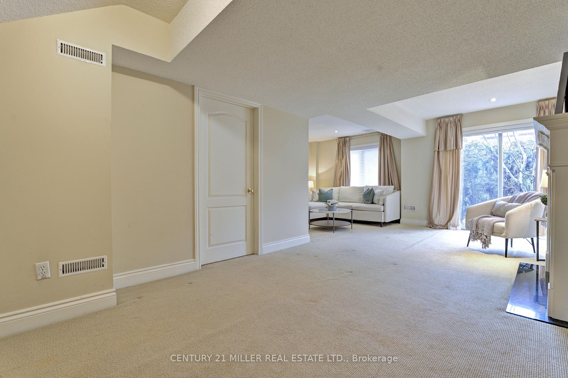 1084 Queen St W 29b Property Photo 29