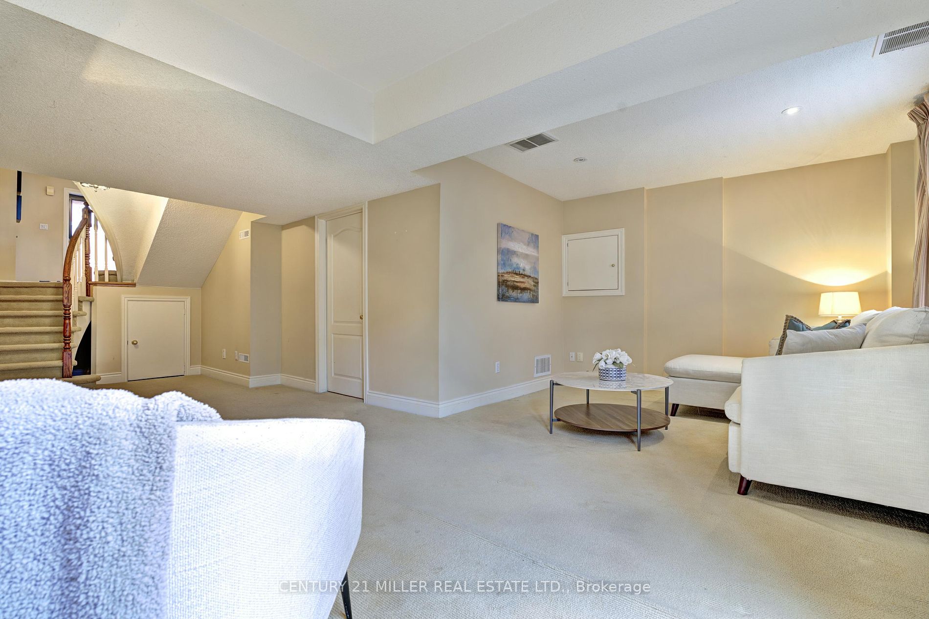 1084 Queen St W 29b Property Photo 30
