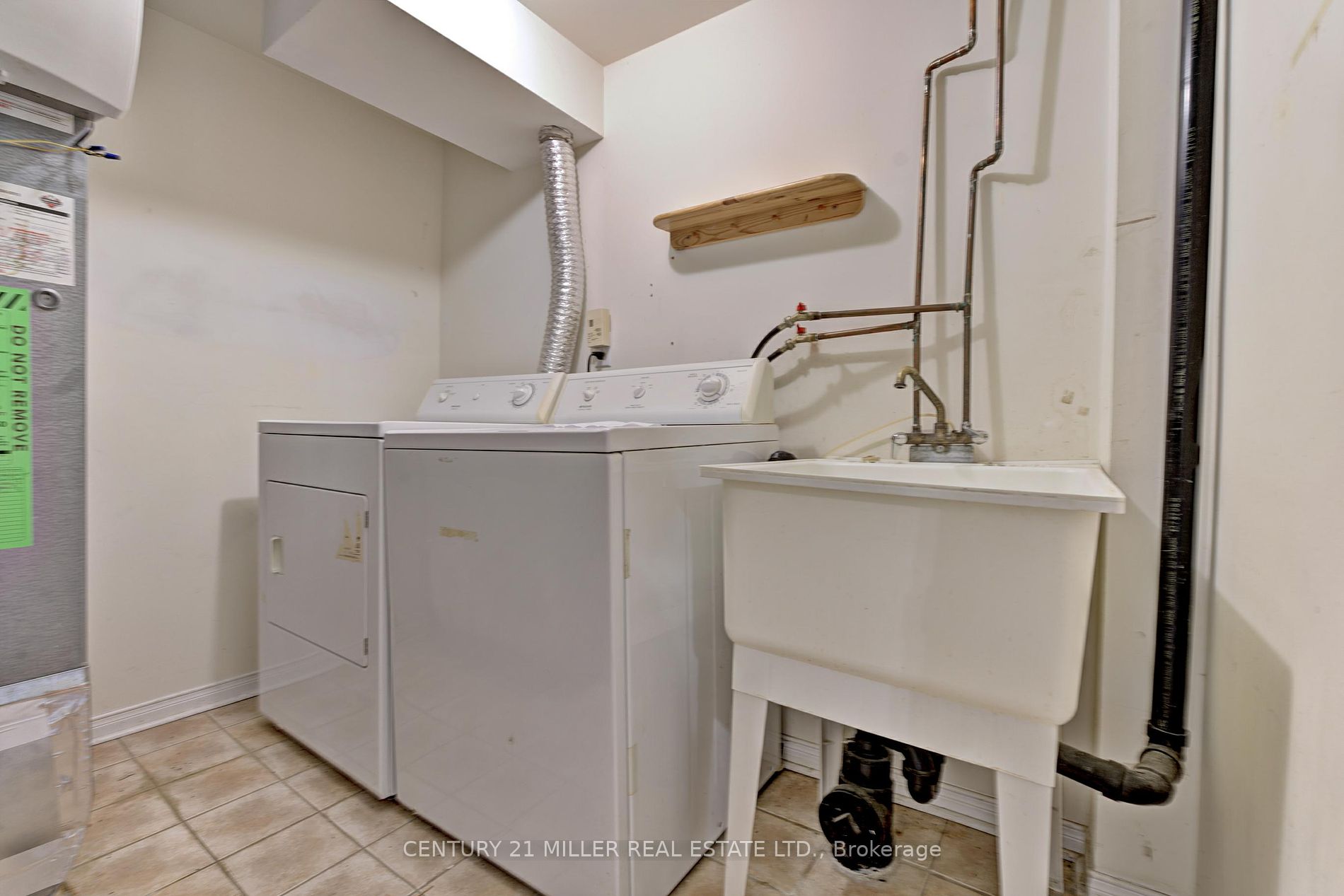 1084 Queen St W 29b Property Photo 32