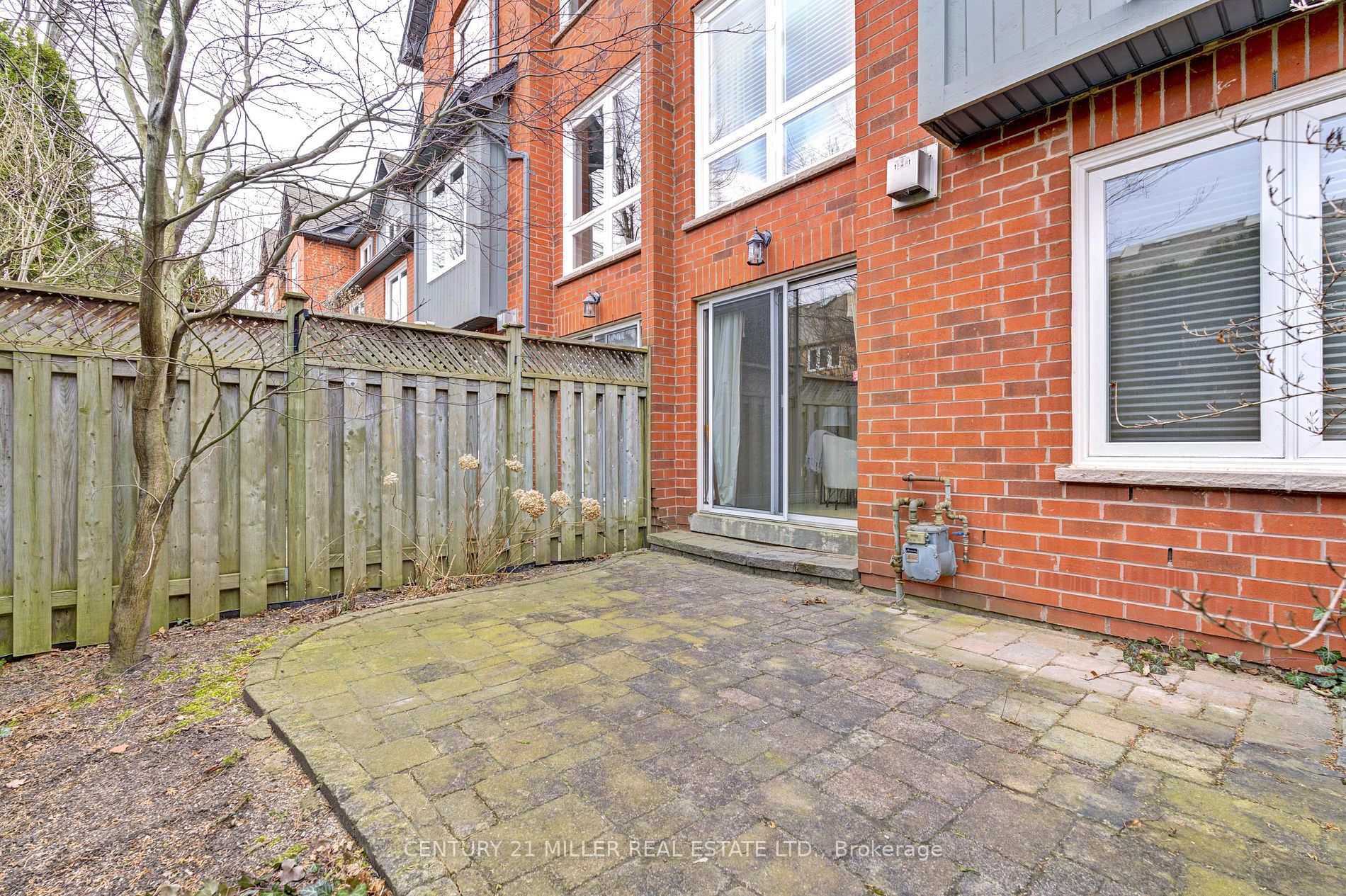 1084 Queen St W 29b Property Photo 34
