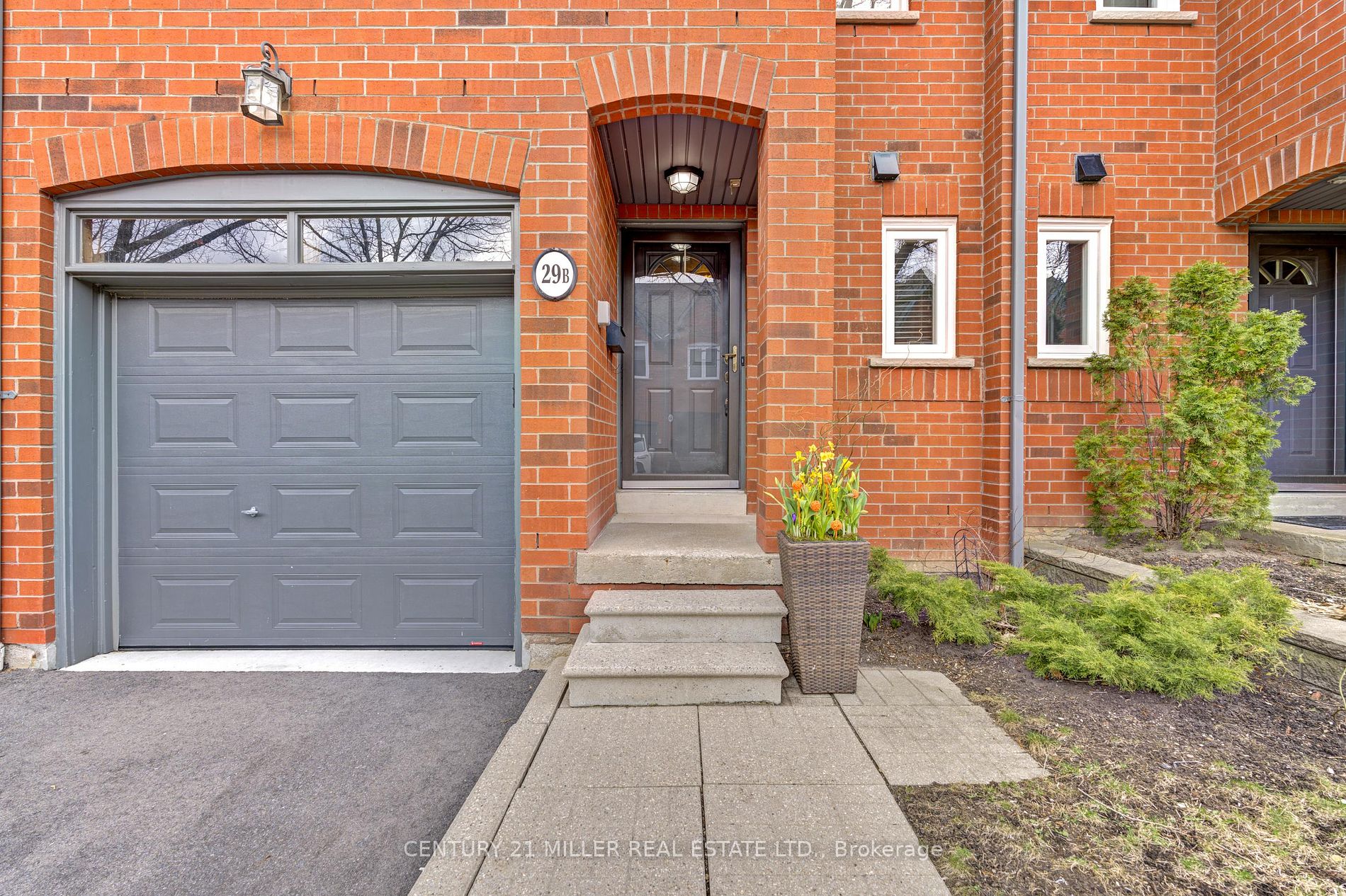 1084 Queen St W 29b Property Photo 36