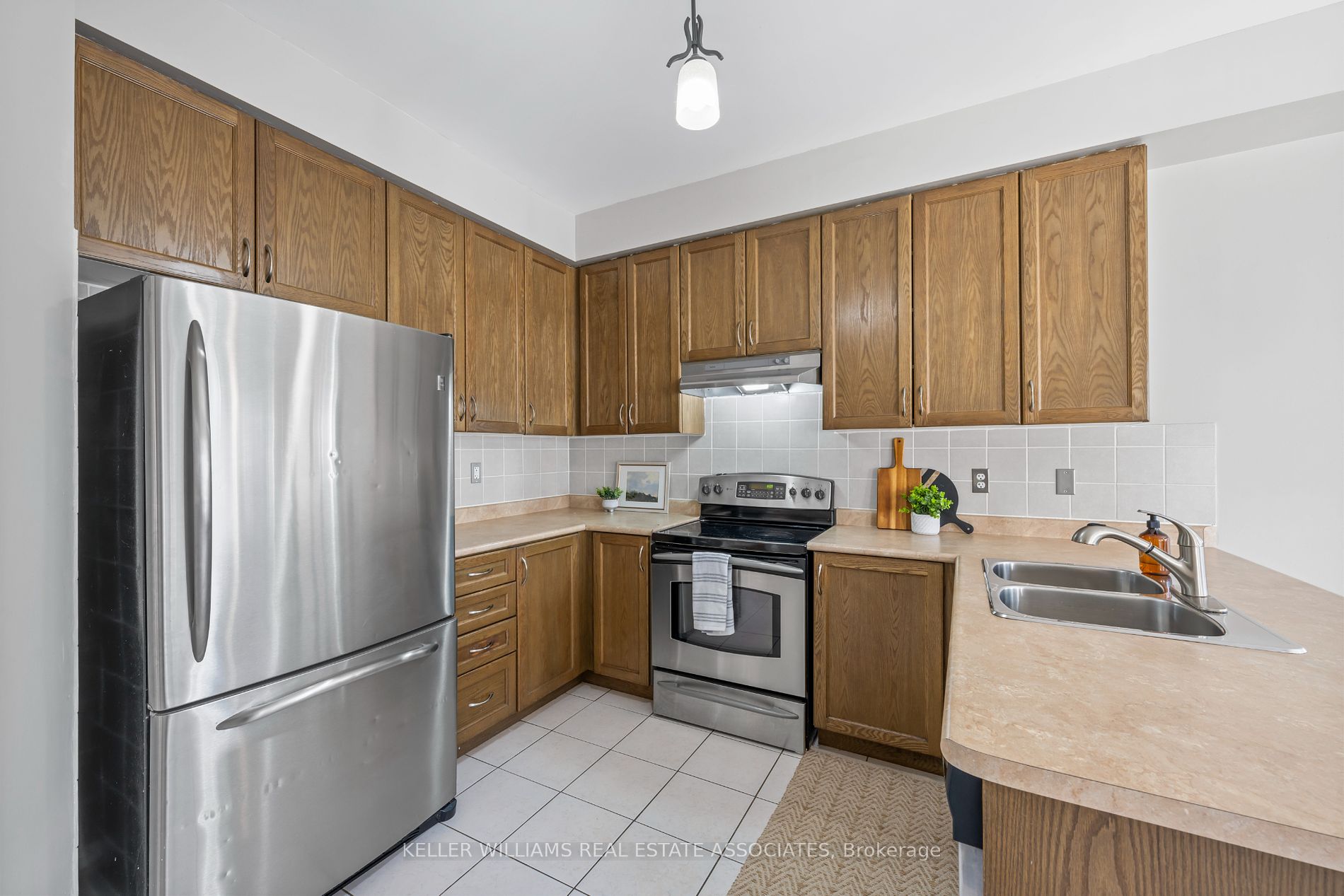 20 Kettlewell Cres Property Photo 4