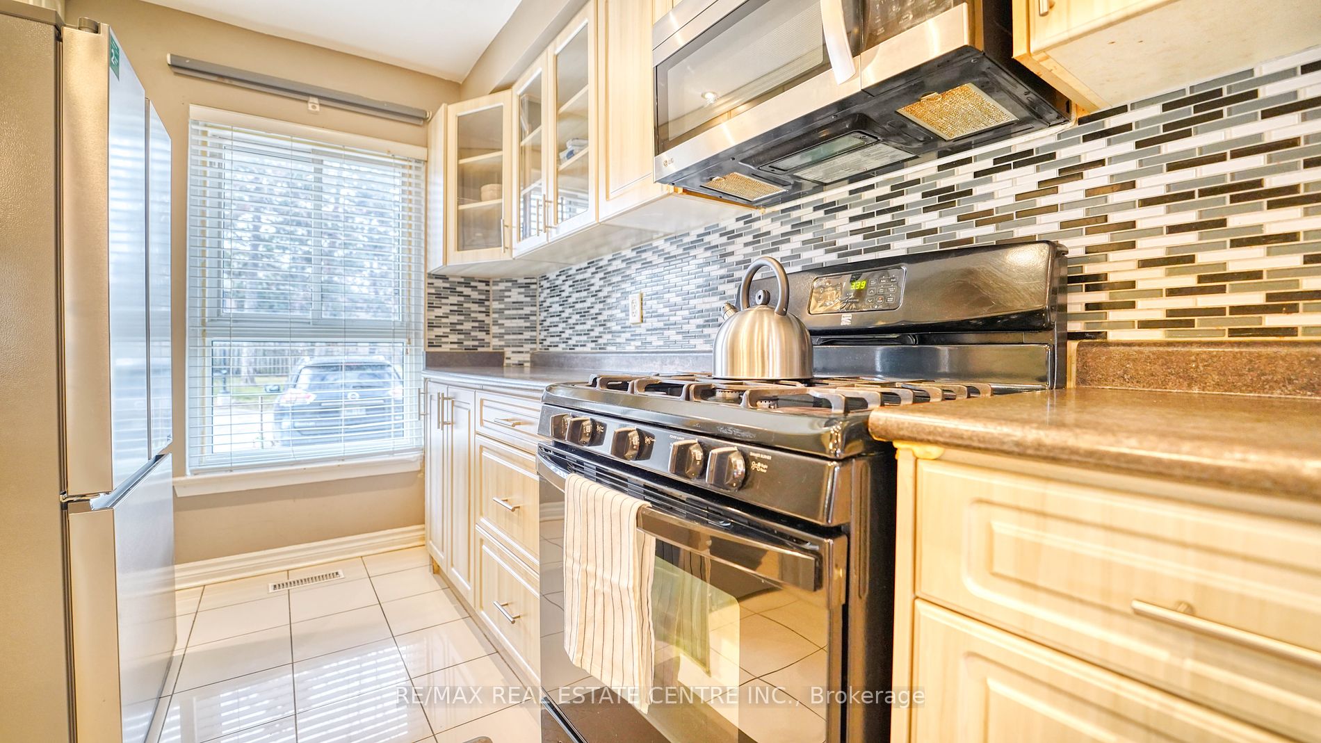 46 Dearbourne Blvd 21 Property Photo 8