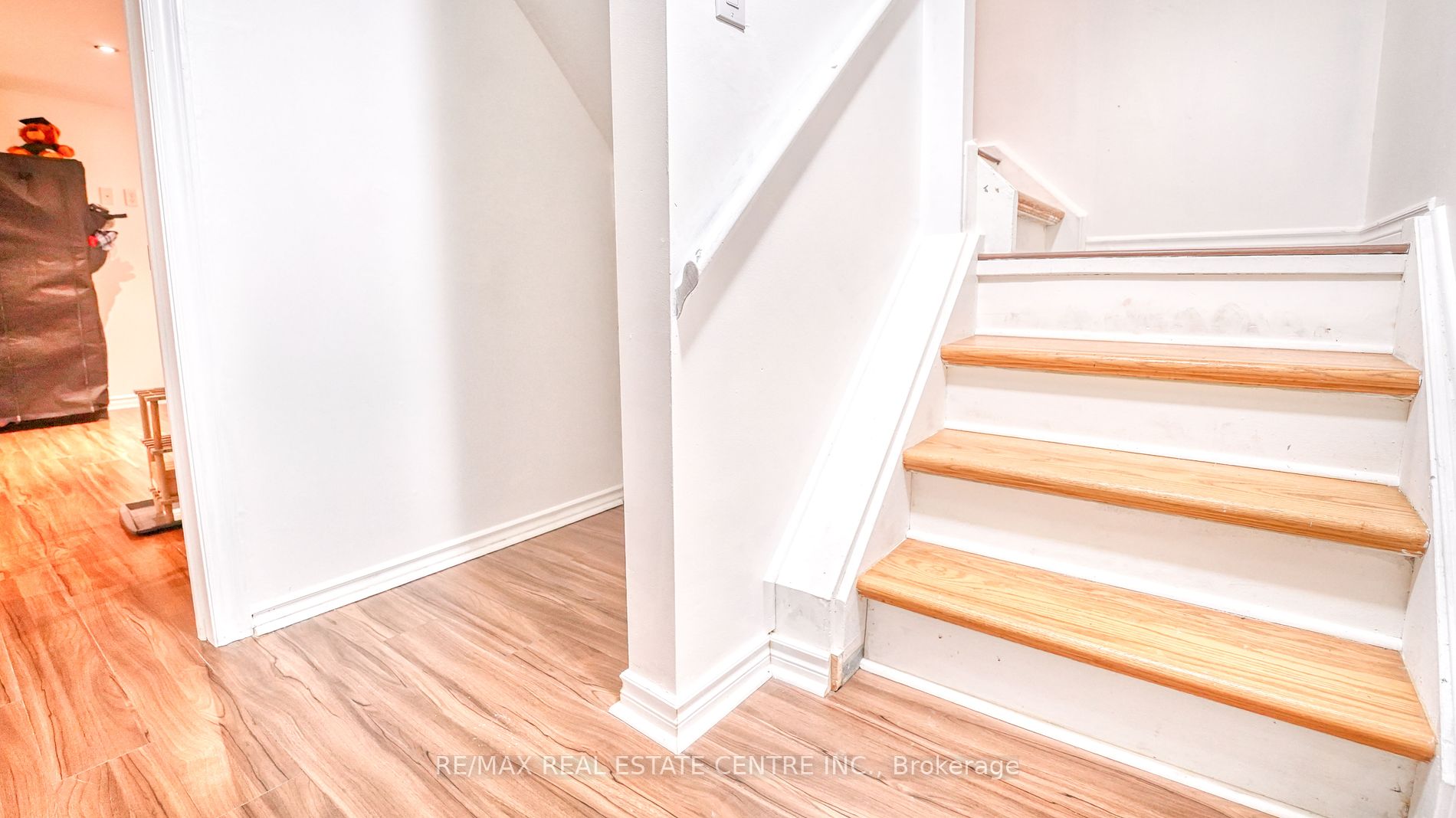 46 Dearbourne Blvd 21 Property Photo 26