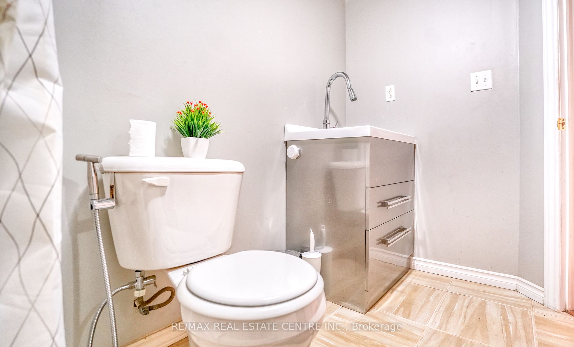 46 Dearbourne Blvd 21 Property Photo 31