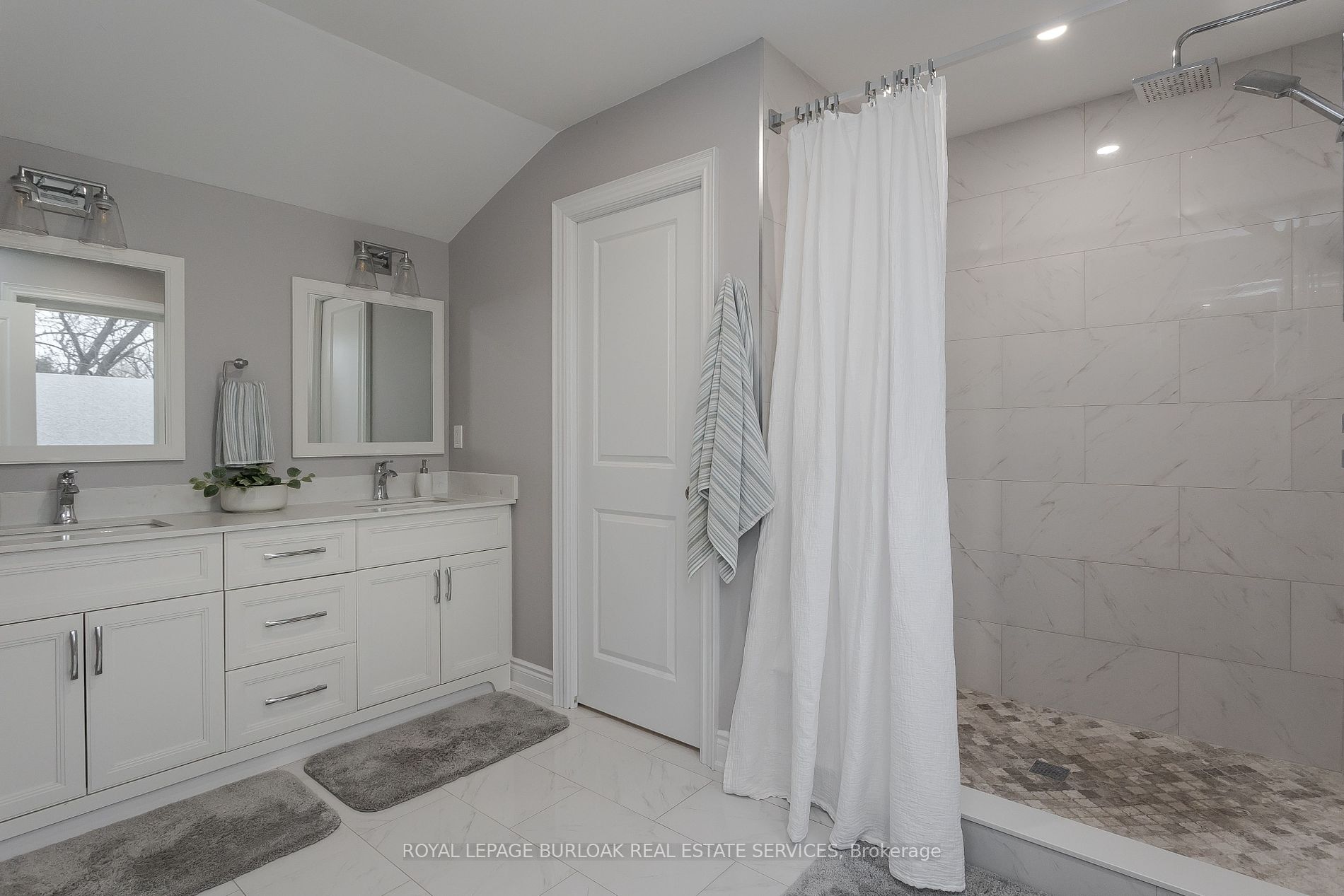 404 Erindale Dr Property Photo 30
