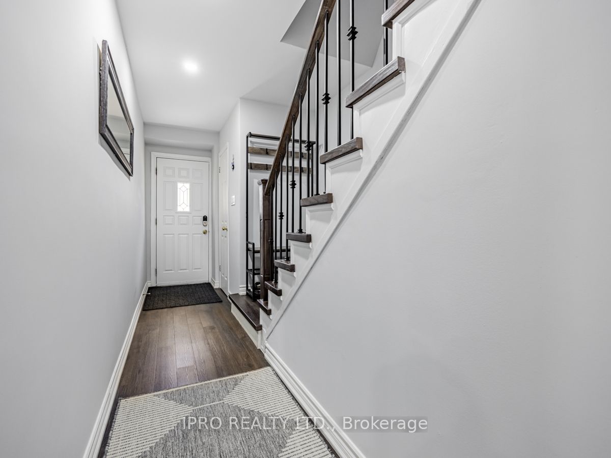 400 Mississauga Valley Blvd 34 Property Photo 3