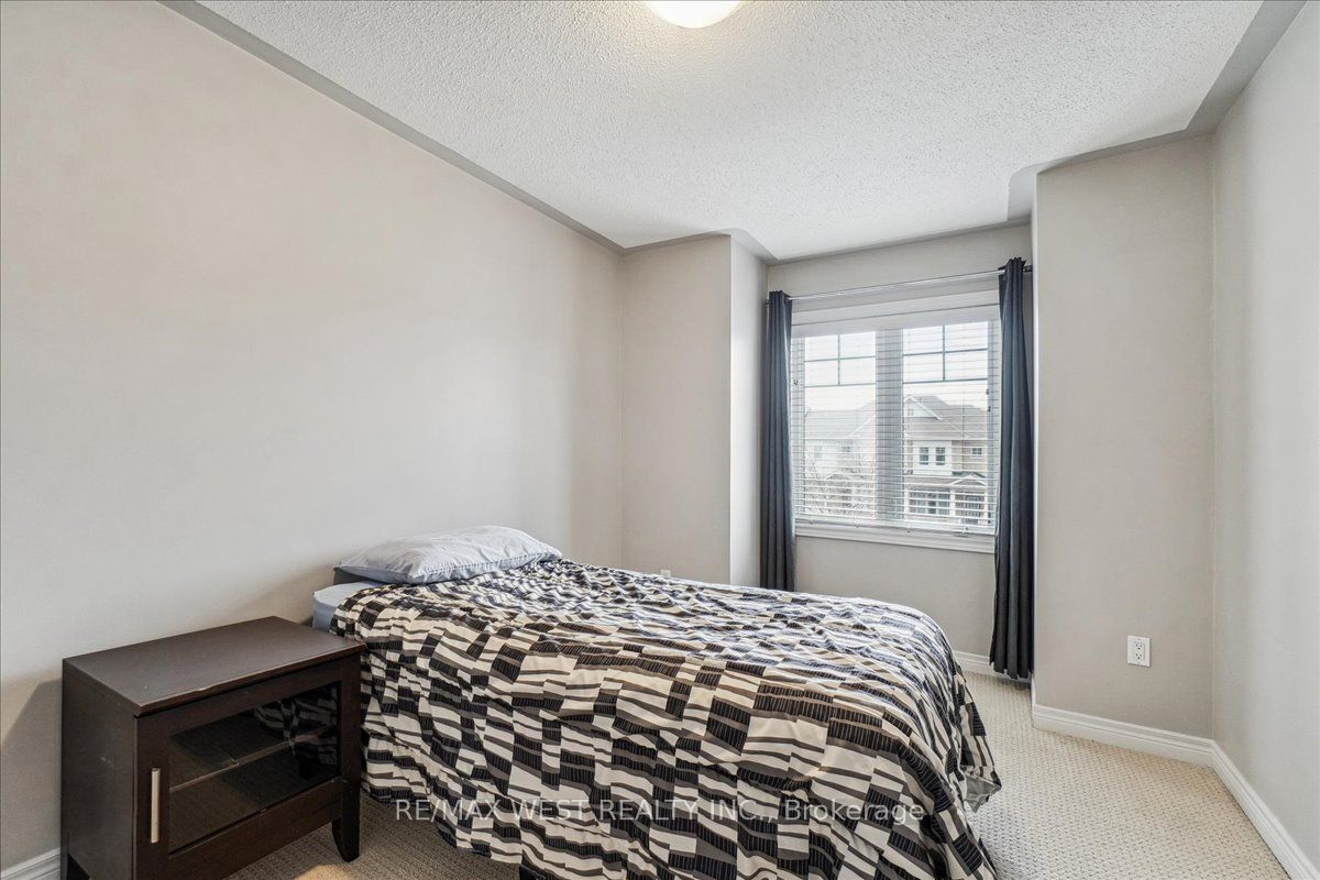 9 Merrickville Way Property Photo 9
